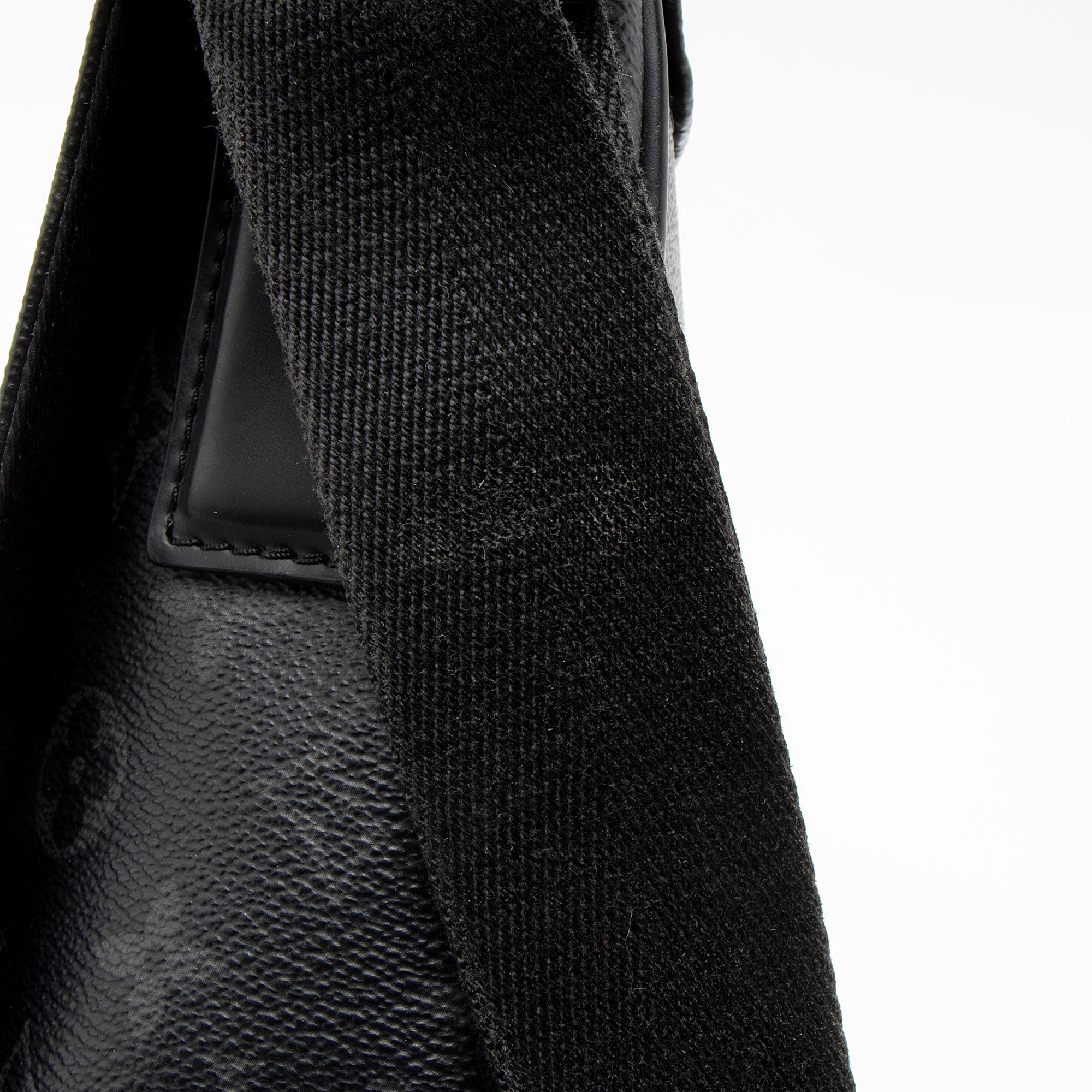 Louis Vuitton Monogram Eclipse District PM Messenger