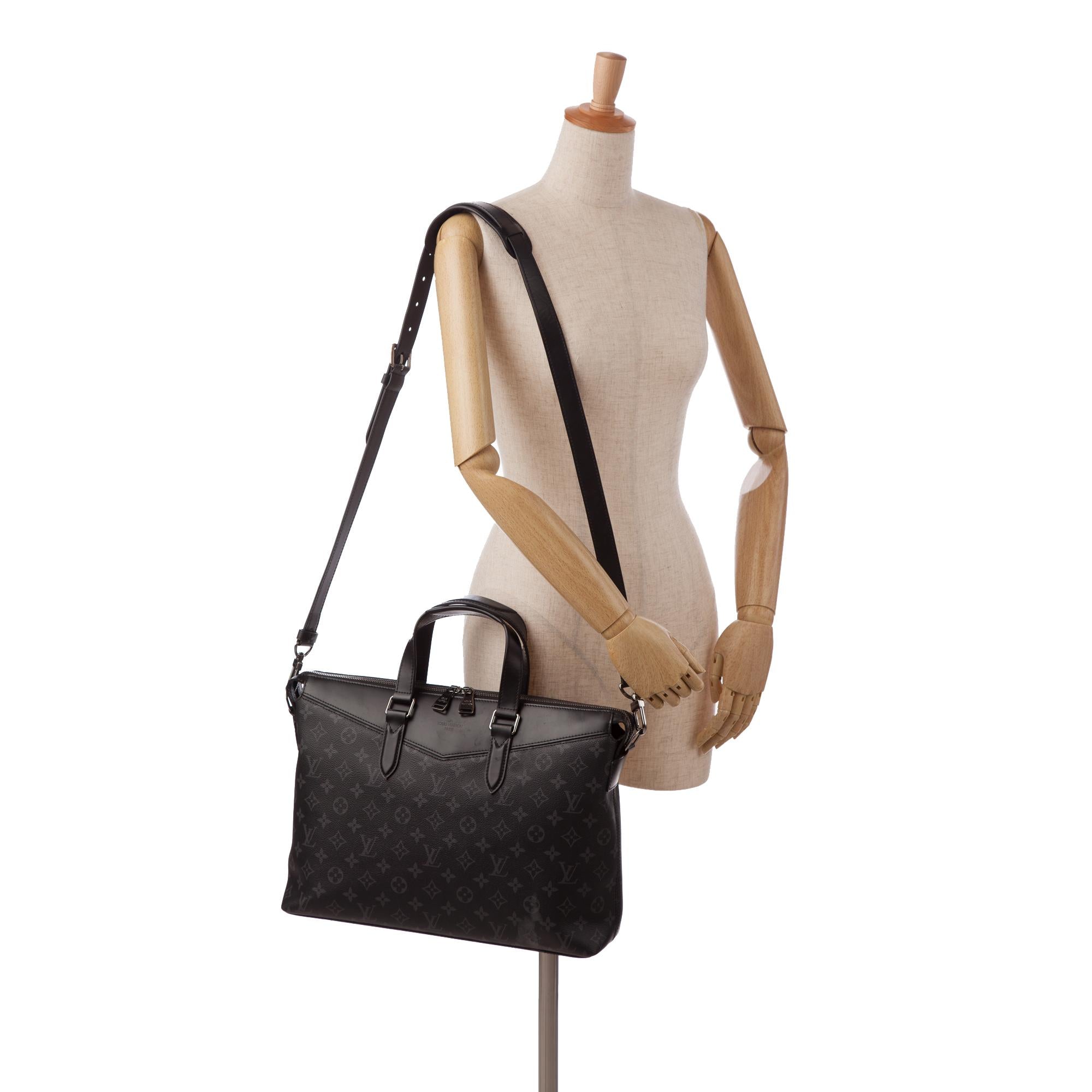 Louis Vuitton Monogram Eclipse Explorer (SHG-srG477)