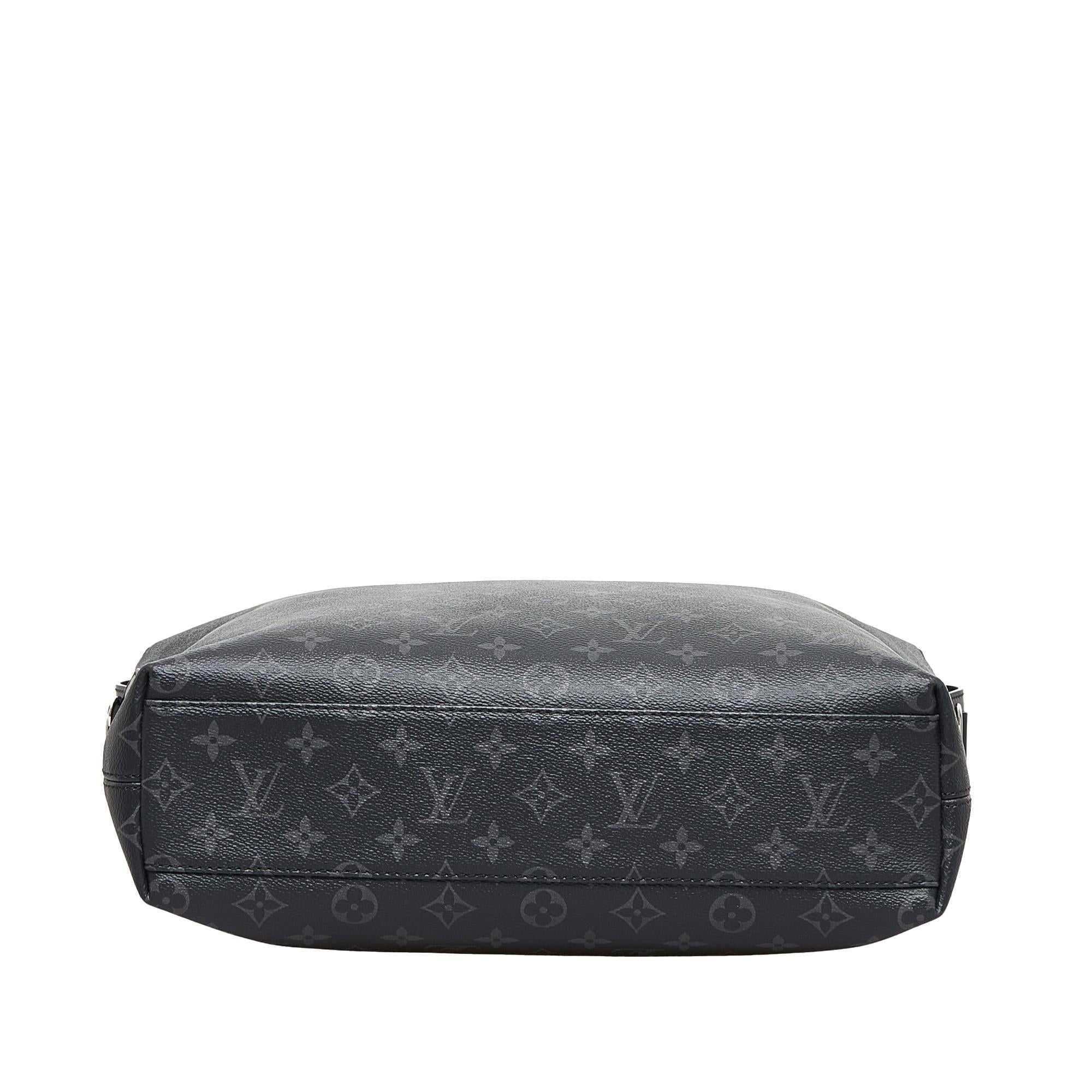 Louis Vuitton Monogram Eclipse Explorer (SHG-XsRsmO)
