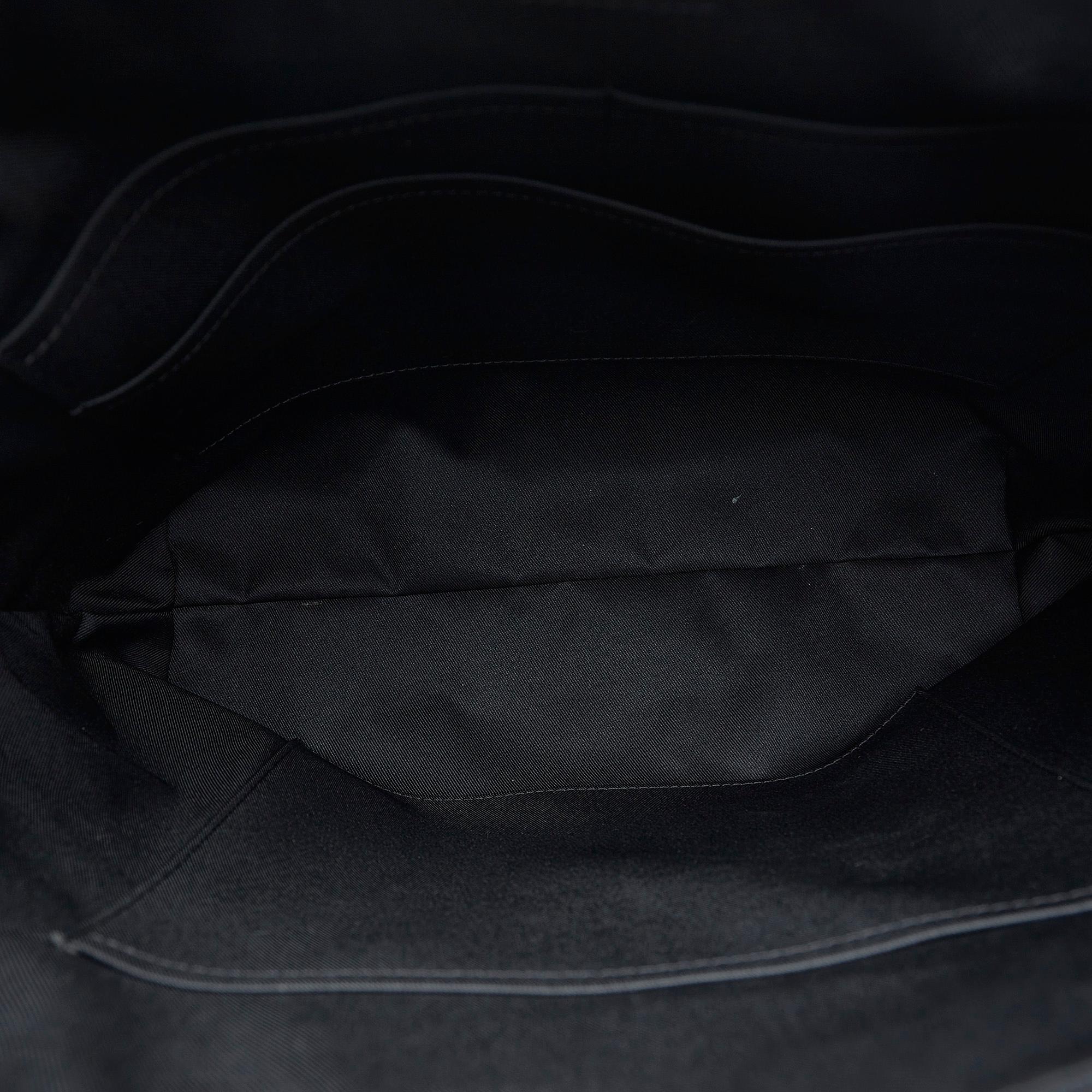 Louis Vuitton Monogram Eclipse Explorer (SHG-XsRsmO)