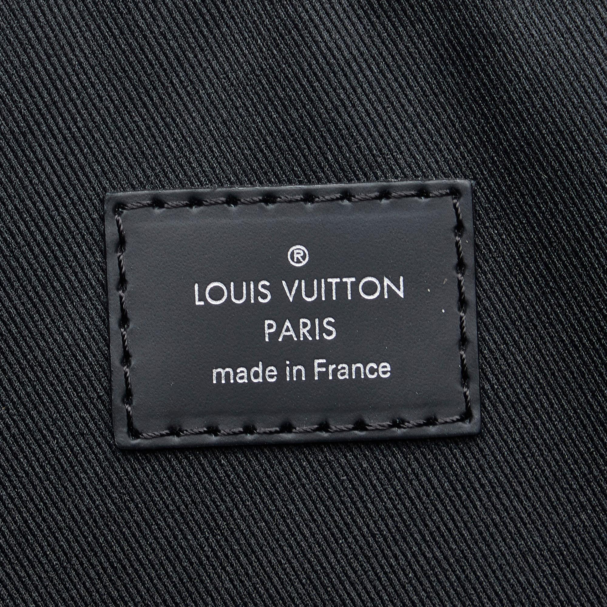 Louis Vuitton Monogram Eclipse Explorer (SHG-XsRsmO)
