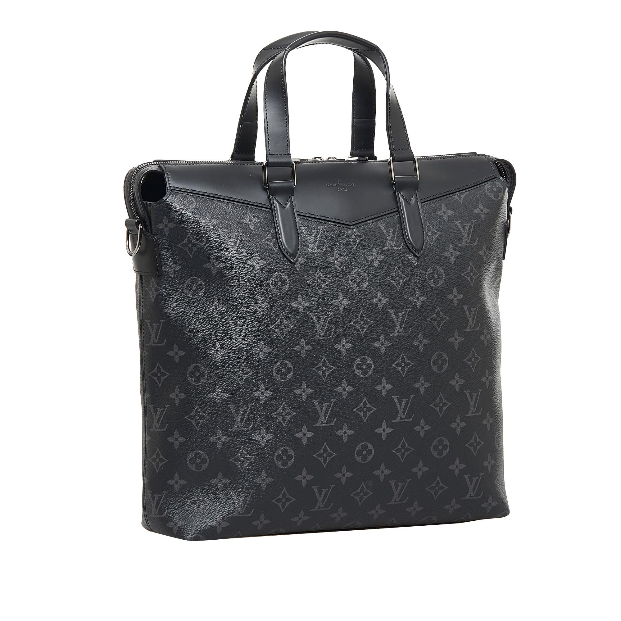 Louis Vuitton Monogram Eclipse Explorer (SHG-XsRsmO)