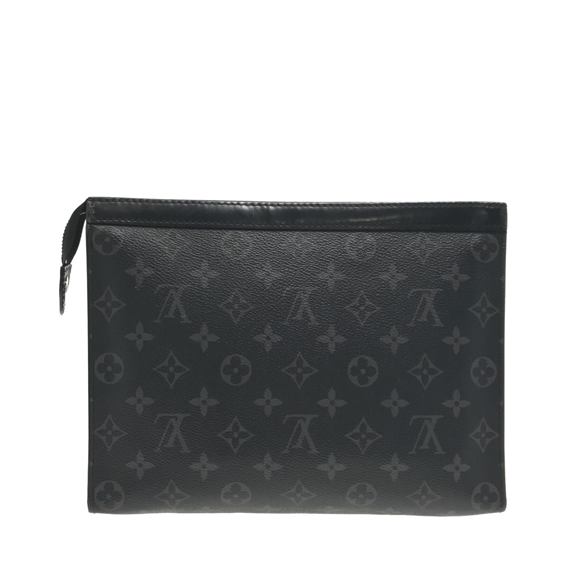 Louis Vuitton Monogram Eclipse Pochette Voyage MM (SHG-gbi7pV)