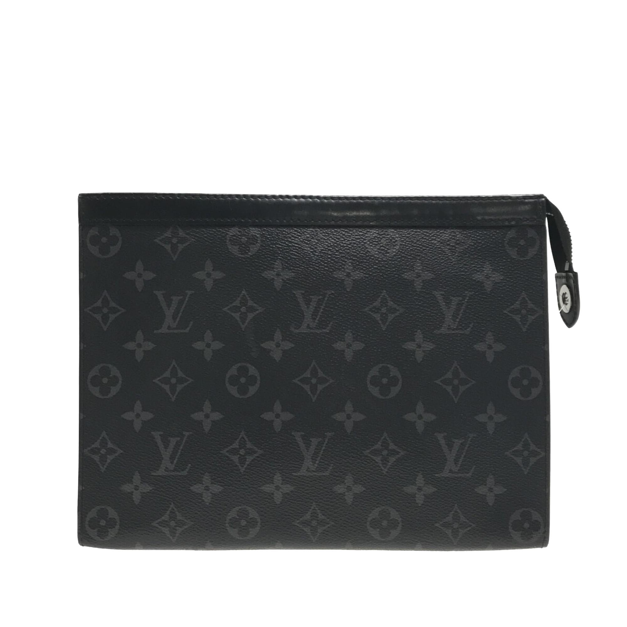 Louis Vuitton Monogram Eclipse Pochette Voyage MM (SHG-gbi7pV)