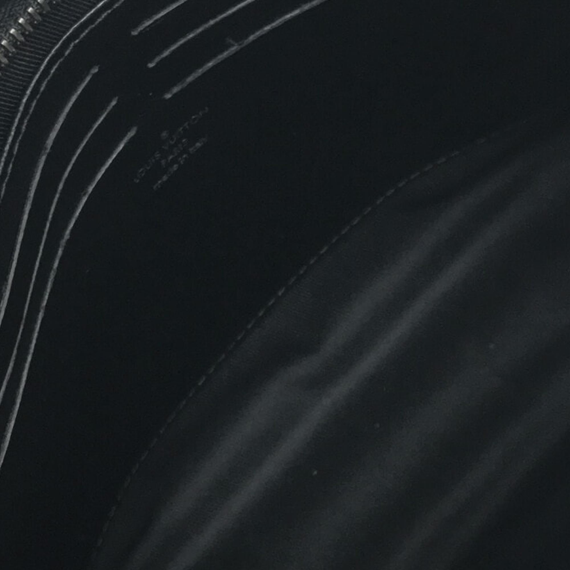 Louis Vuitton Monogram Eclipse Pochette Voyage MM (SHG-gbi7pV)