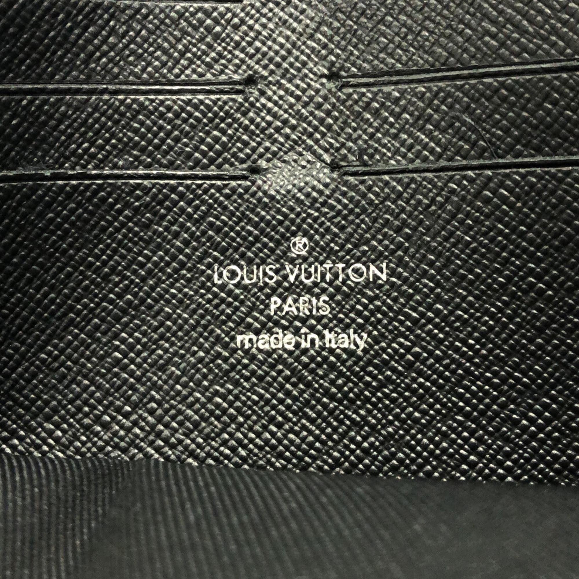 Louis Vuitton Monogram Eclipse Pochette Voyage MM (SHG-gbi7pV)
