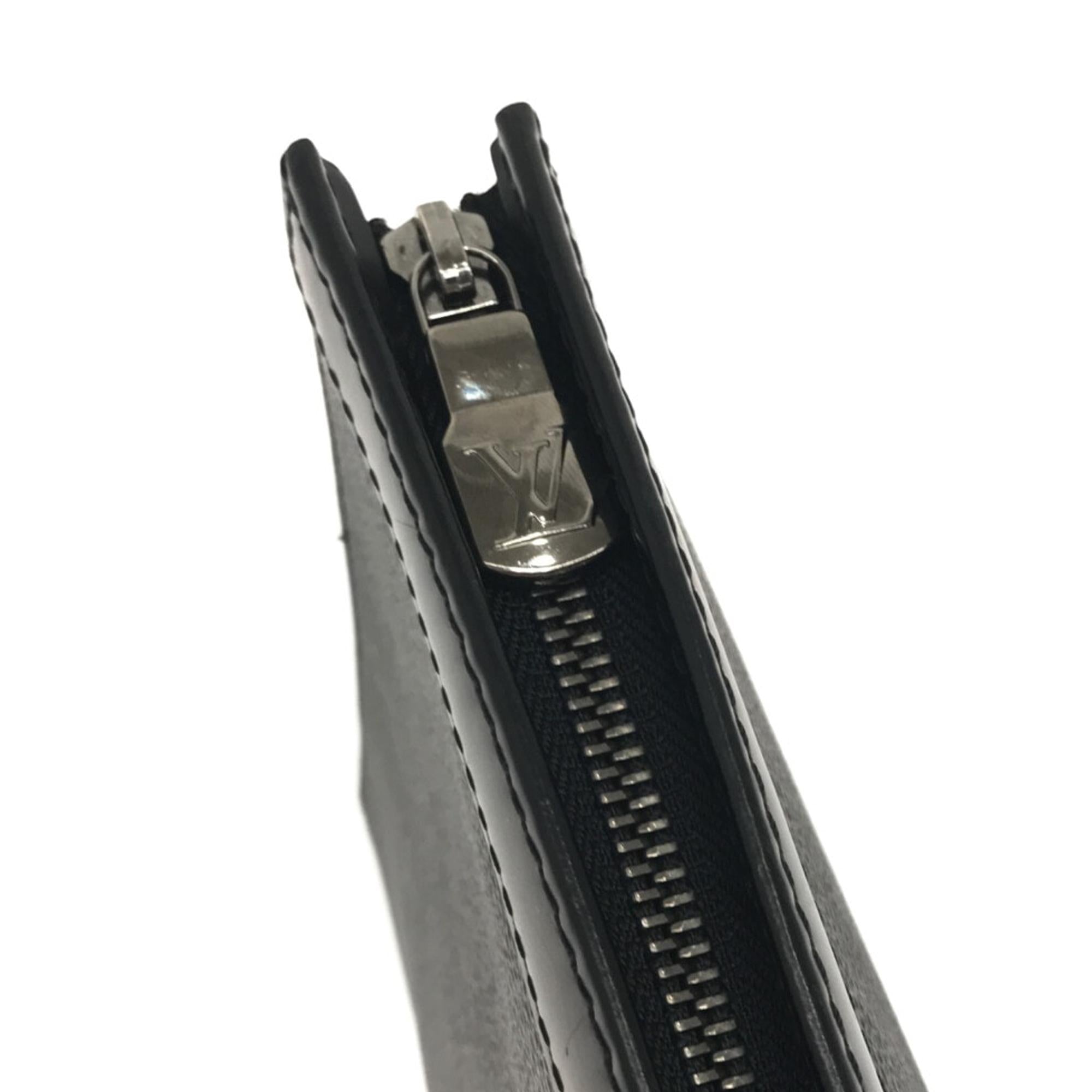 Louis Vuitton Monogram Eclipse Pochette Voyage MM (SHG-gbi7pV)