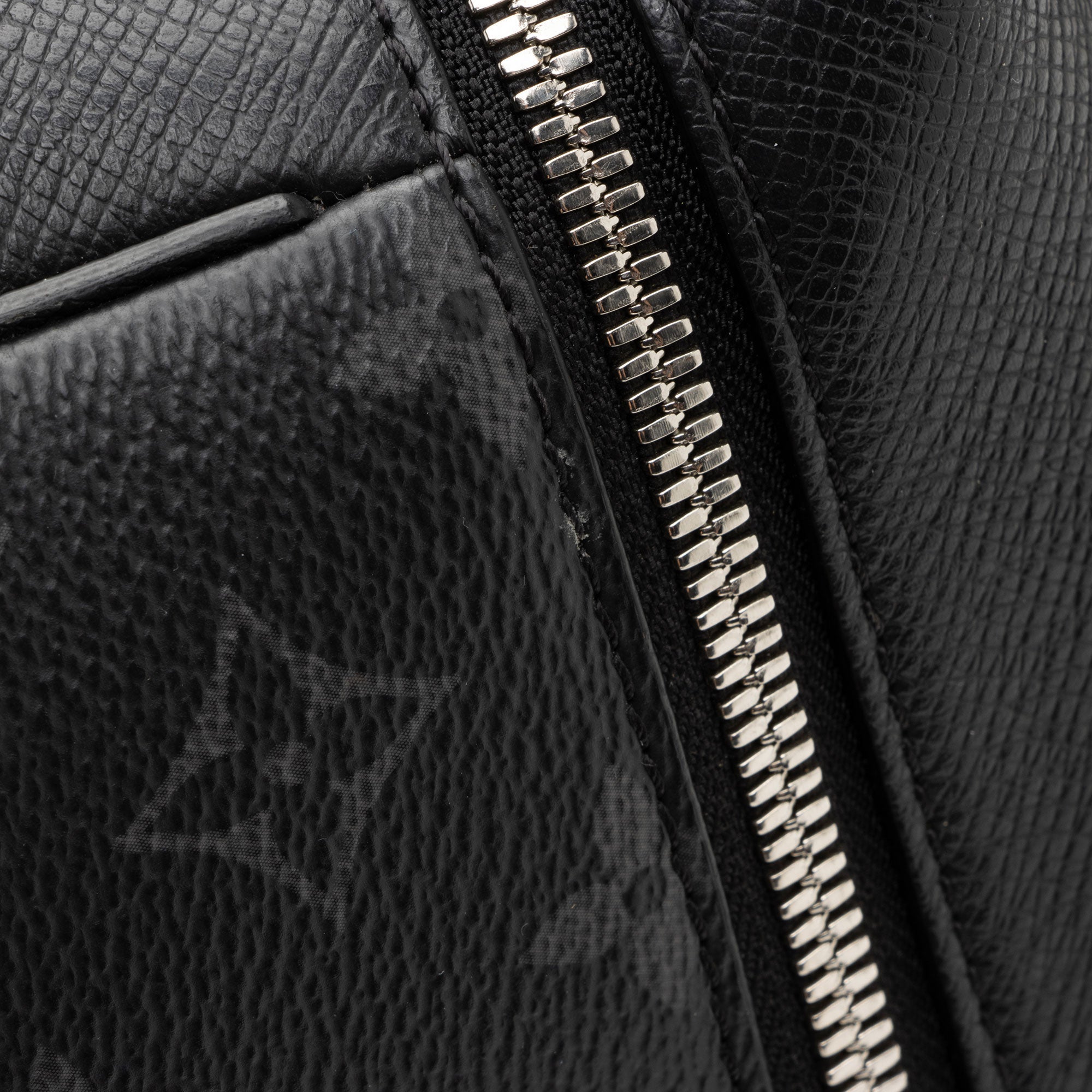 Louis Vuitton Monogram Eclipse Taiga Leather Outdoor Messenger Bag (SHF-u7xRKn)