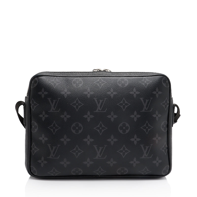 Louis Vuitton Monogram Eclipse Taiga Leather Outdoor Messenger Bag (SHF-yvJahI)