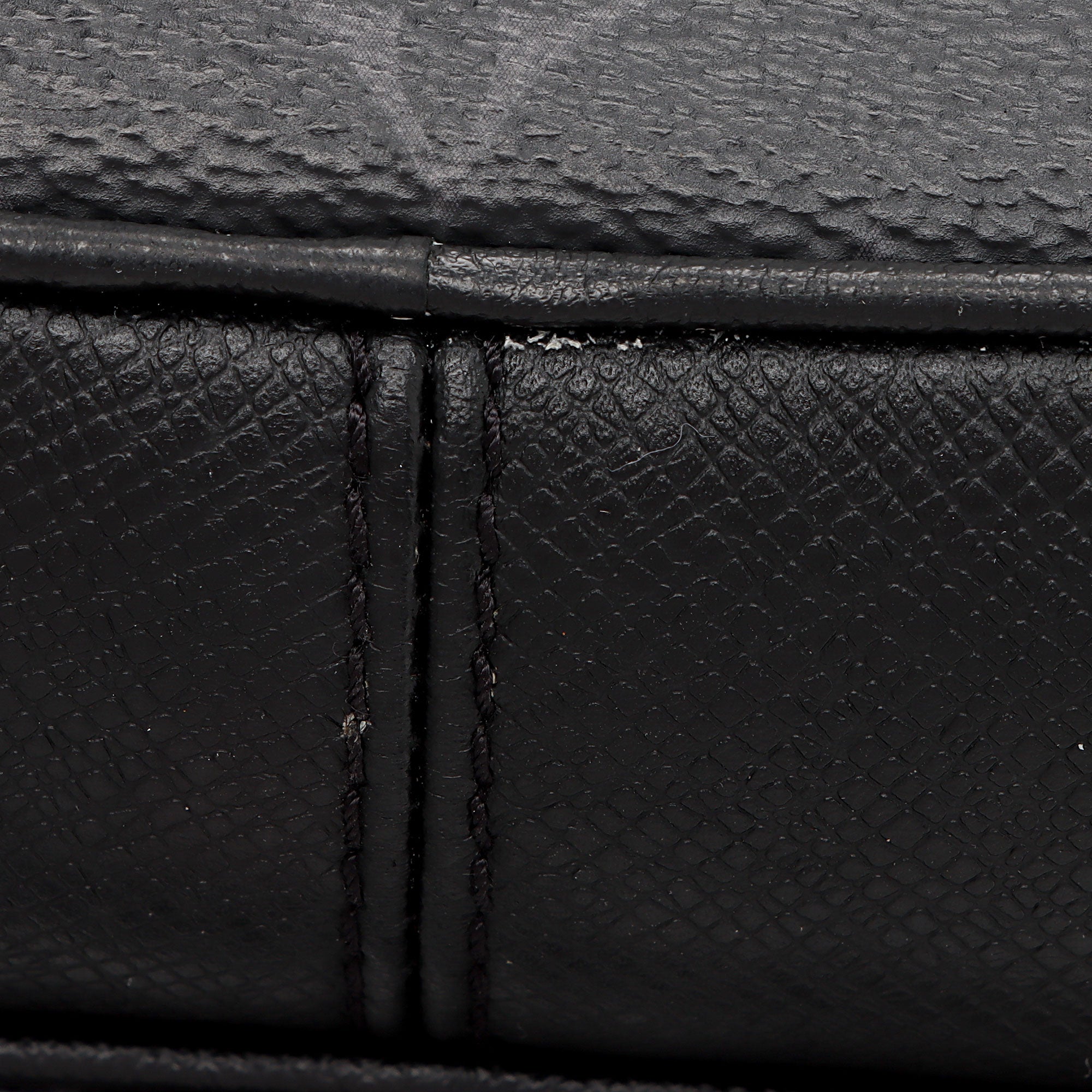 Louis Vuitton Monogram Eclipse Taiga Leather Outdoor Messenger Bag (SHF-yvJahI)