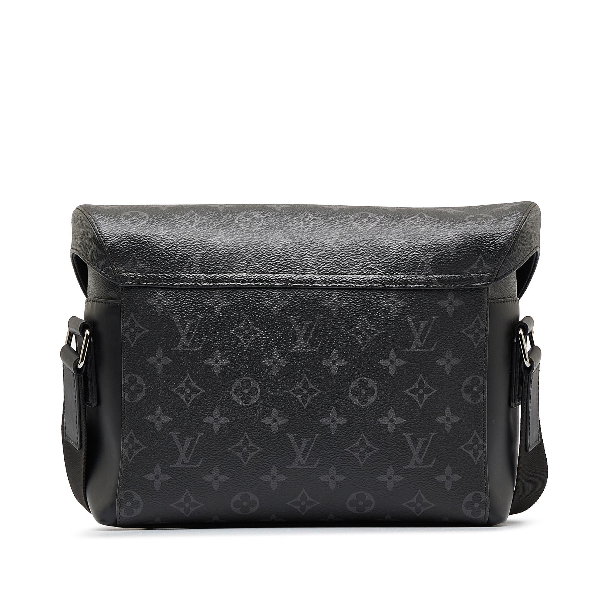 Louis Vuitton Monogram Eclipse Voyager PM (SHG-bjw0hK)