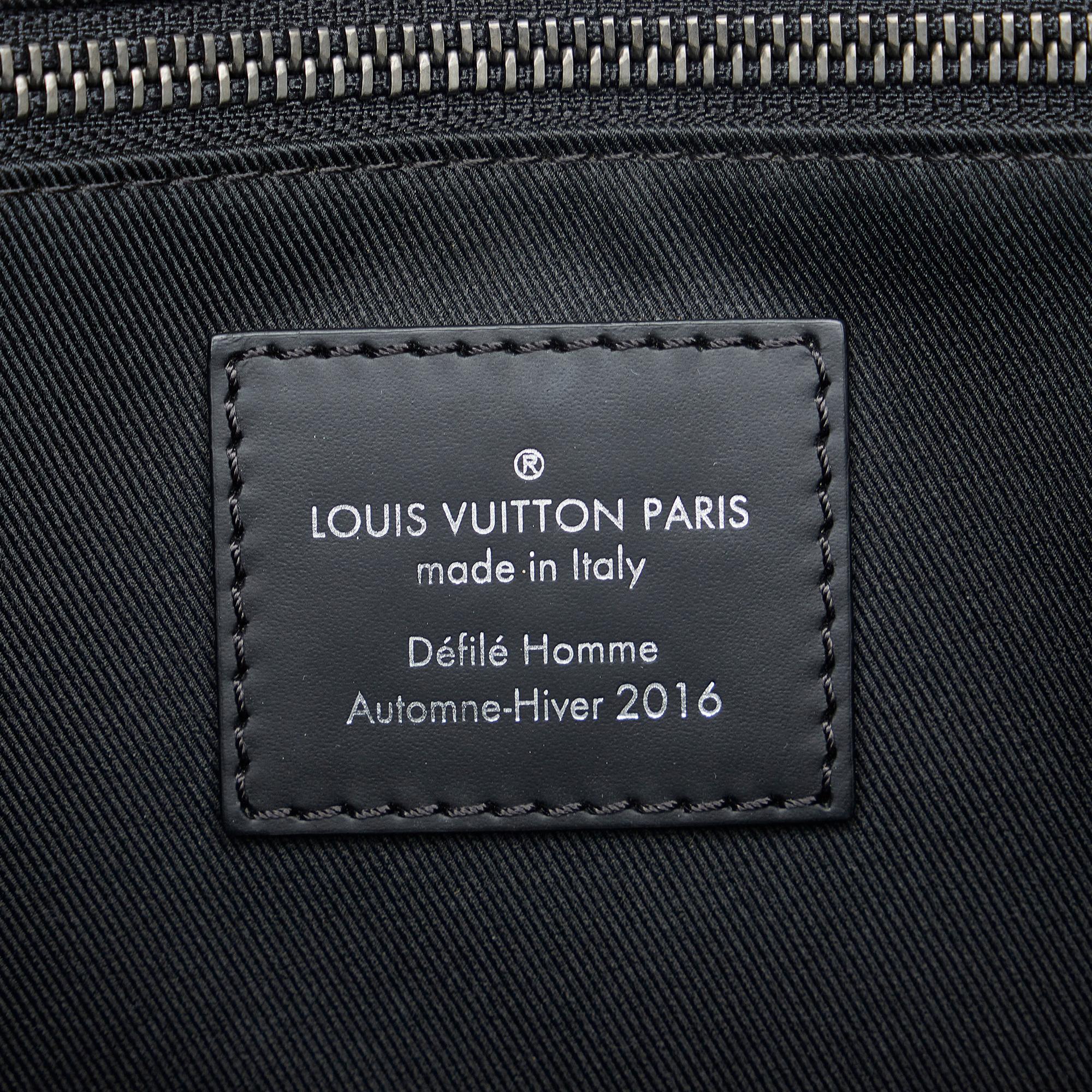Louis Vuitton Monogram Eclipse Voyager PM (SHG-bjw0hK)