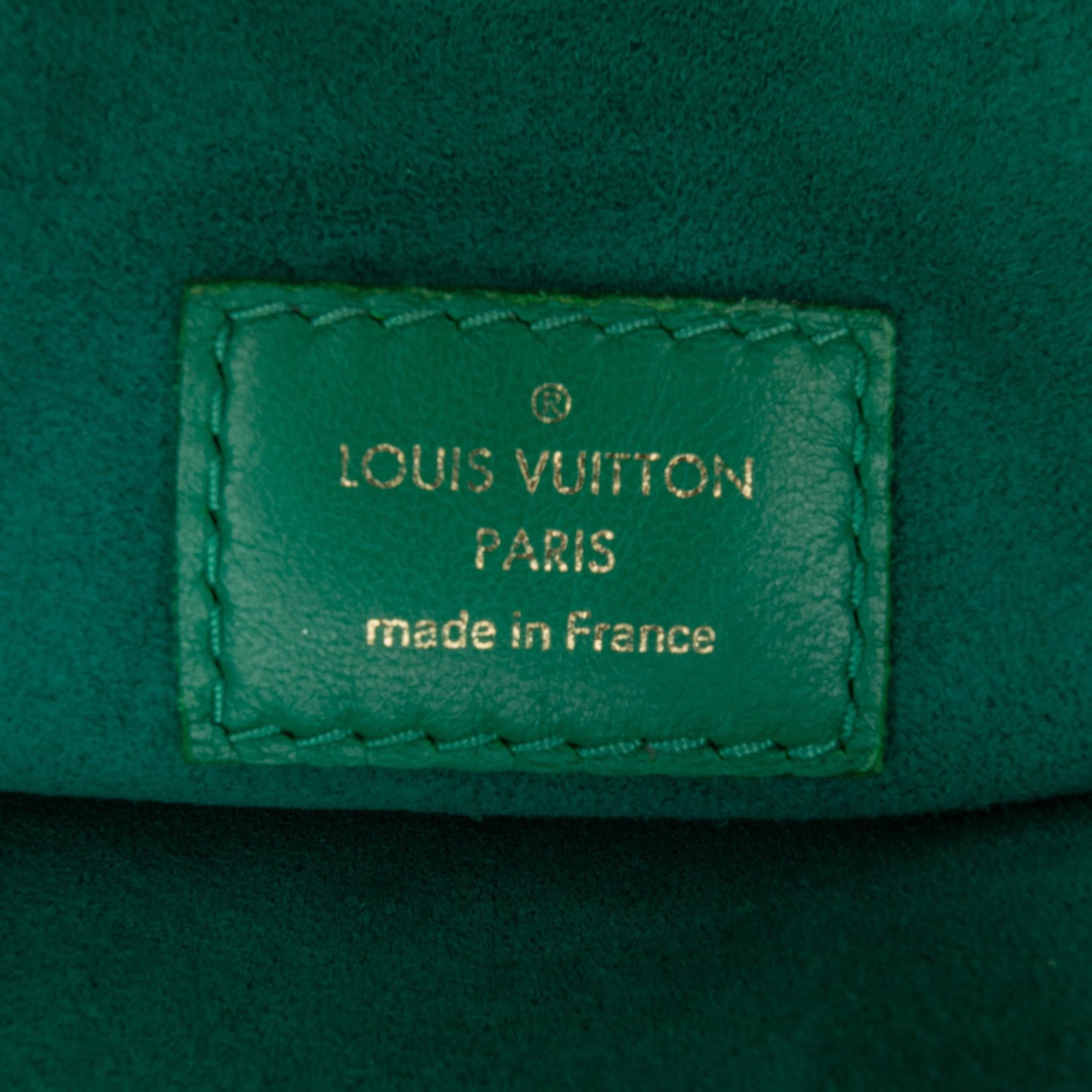 Louis Vuitton Monogram Embossed Coussin BB (SHG-p85ENn)