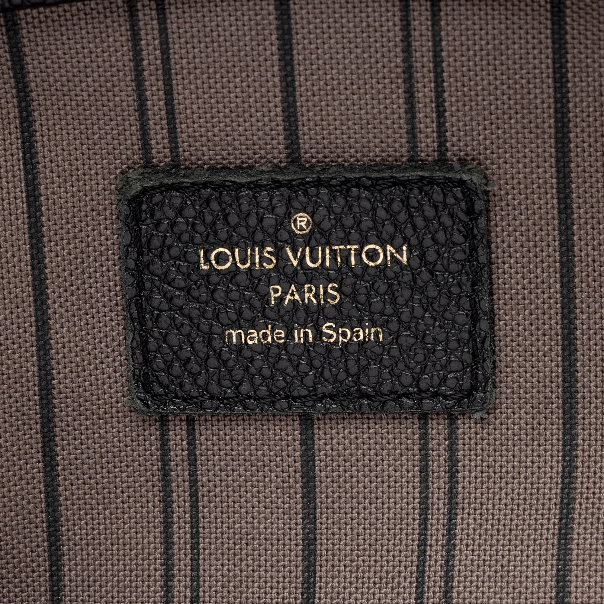 Louis Vuitton Monogram Empreinte Artsy MM Shoulder Bag (SHF-fMyIkL)