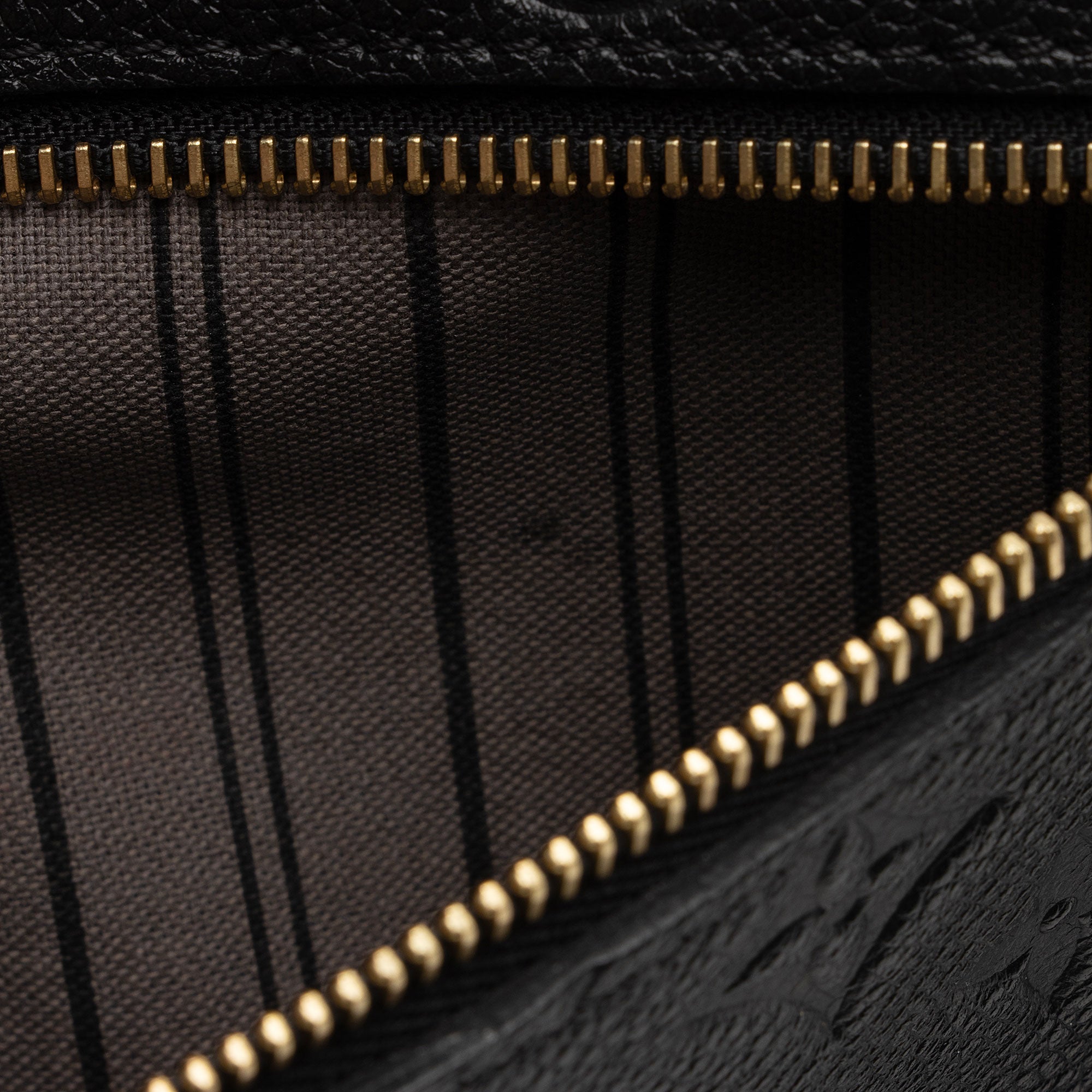 Louis Vuitton Monogram Empreinte Pochette Metis Shoulder Bag (SHF-bF4NL3)