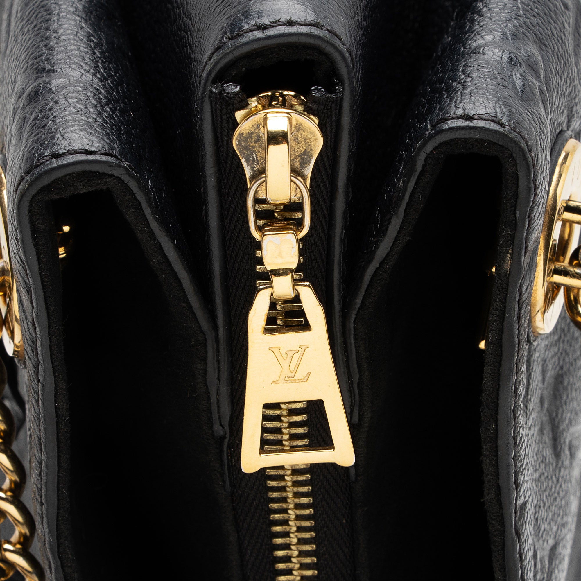 Louis Vuitton Monogram Empreinte Surene MM Tote (SHF-tzaZ2n)