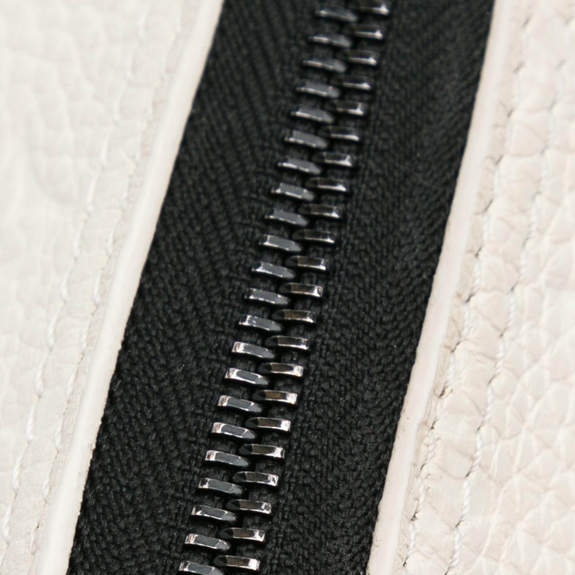 Louis Vuitton Monogram Empreinte Triangle (SHG-N0nuIO)