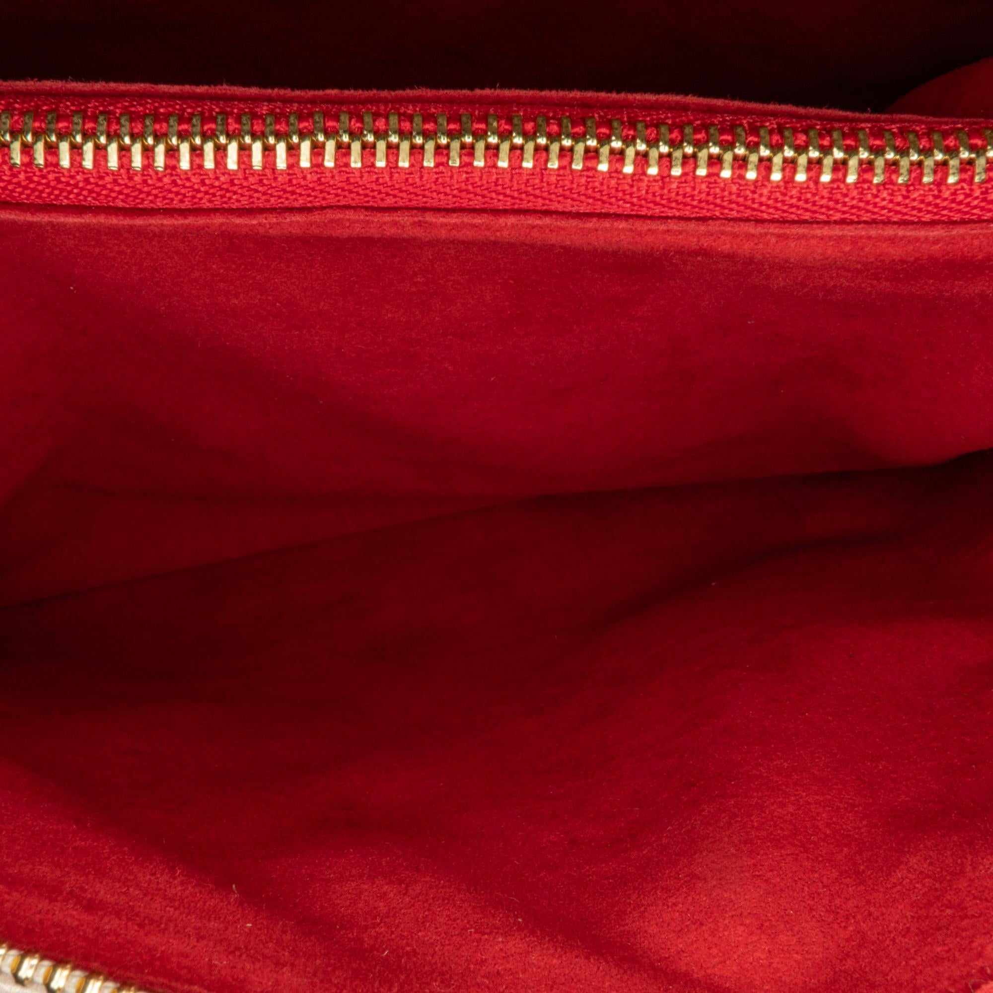 Louis Vuitton Monogram Fall In Love Coussin PM (SHG-5rP2ec)