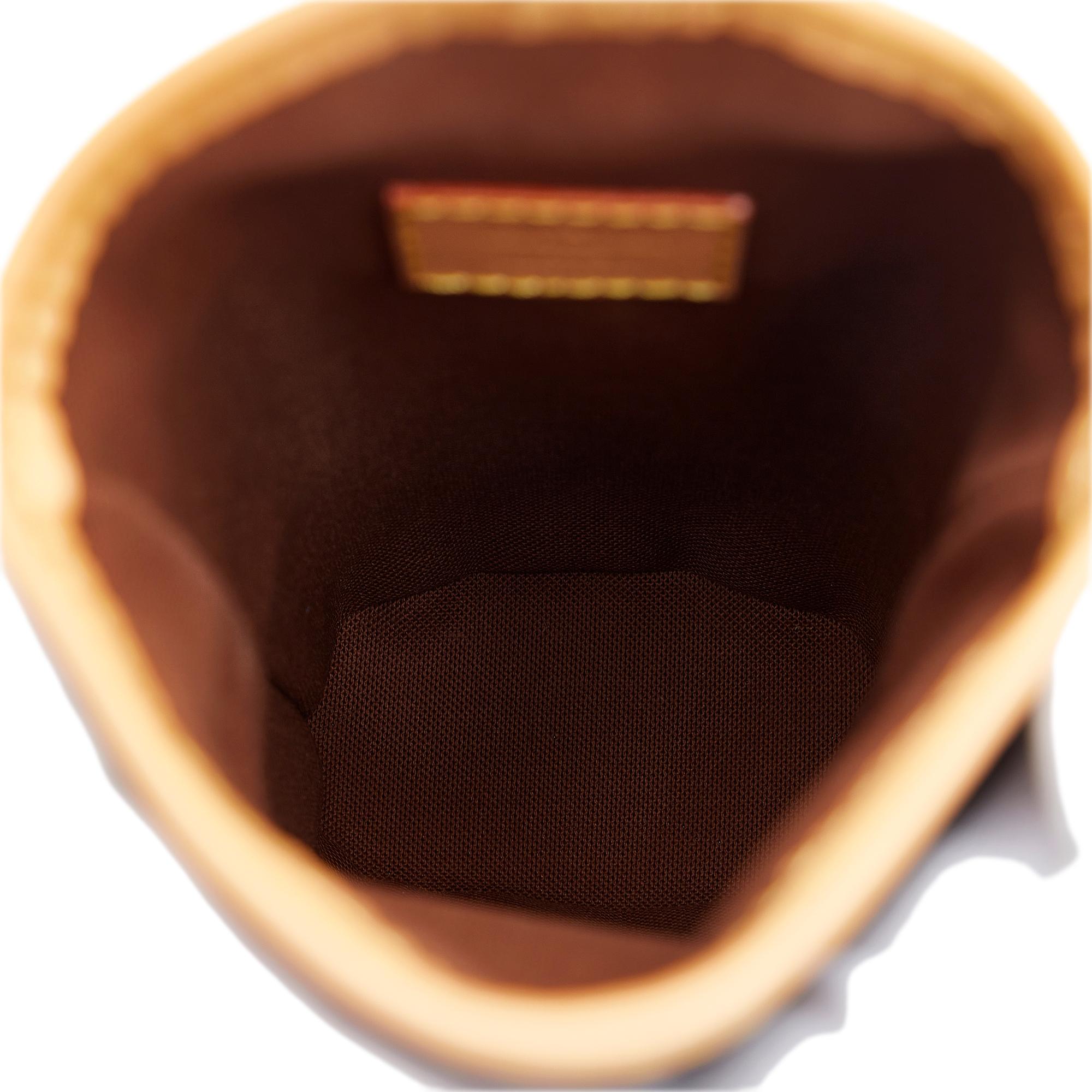 Louis Vuitton Monogram Fold Me Pouch (SHG-bMw8uh)