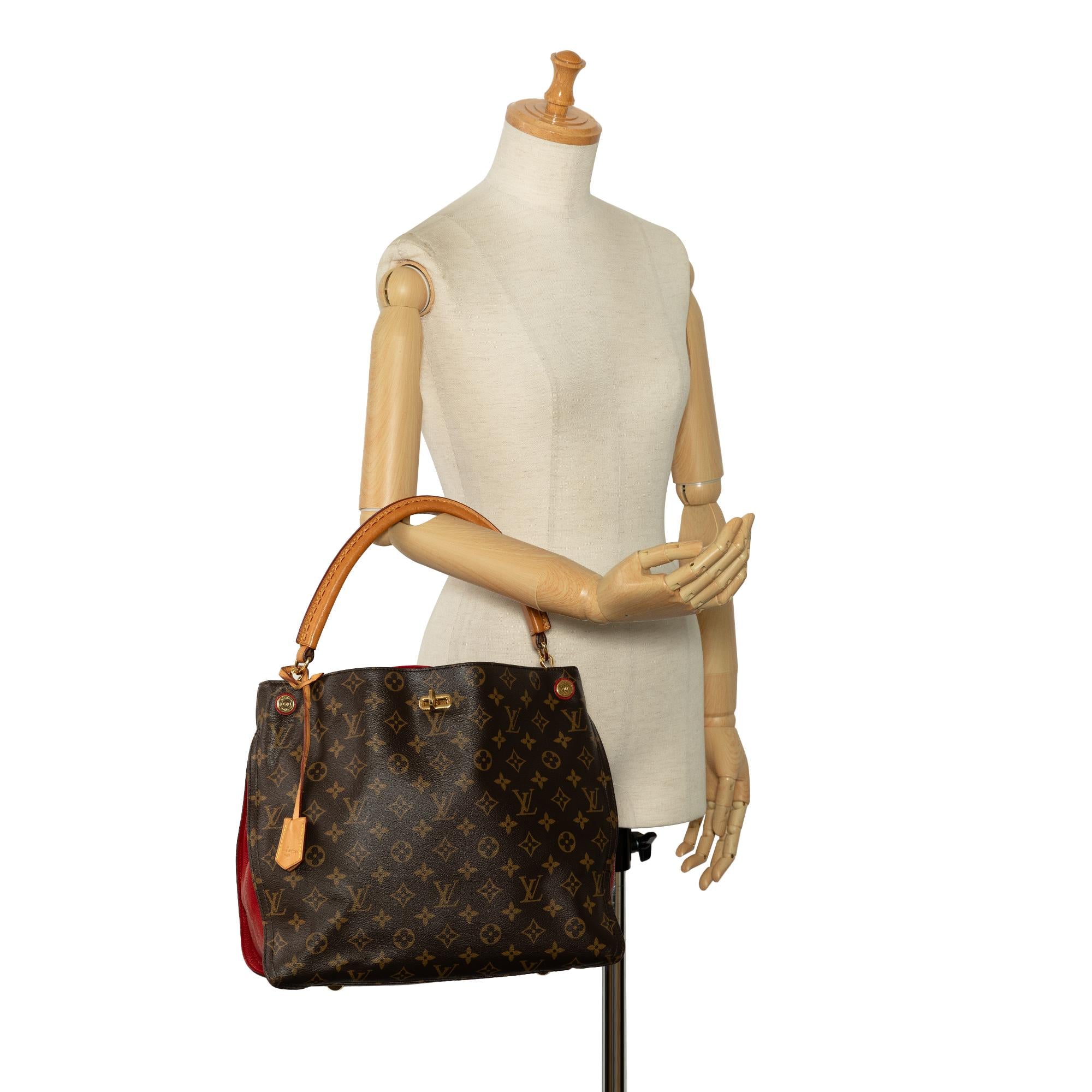 Louis Vuitton Monogram Gaia (SHG-4UlTkX)