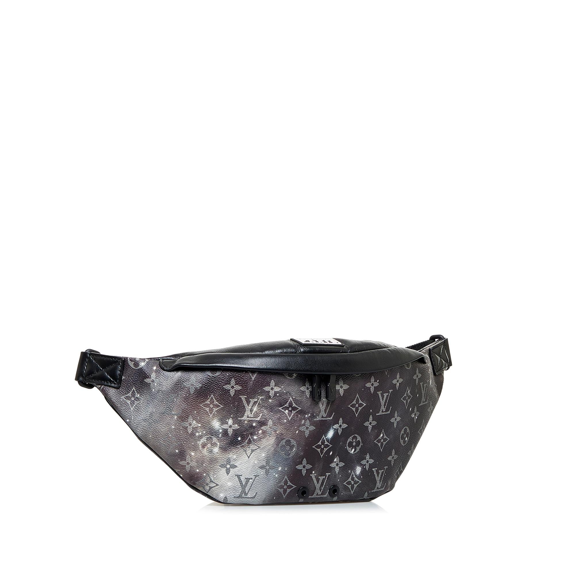 Louis Vuitton Monogram Galaxy Discovery Bumbag (SHG-f82cvn)