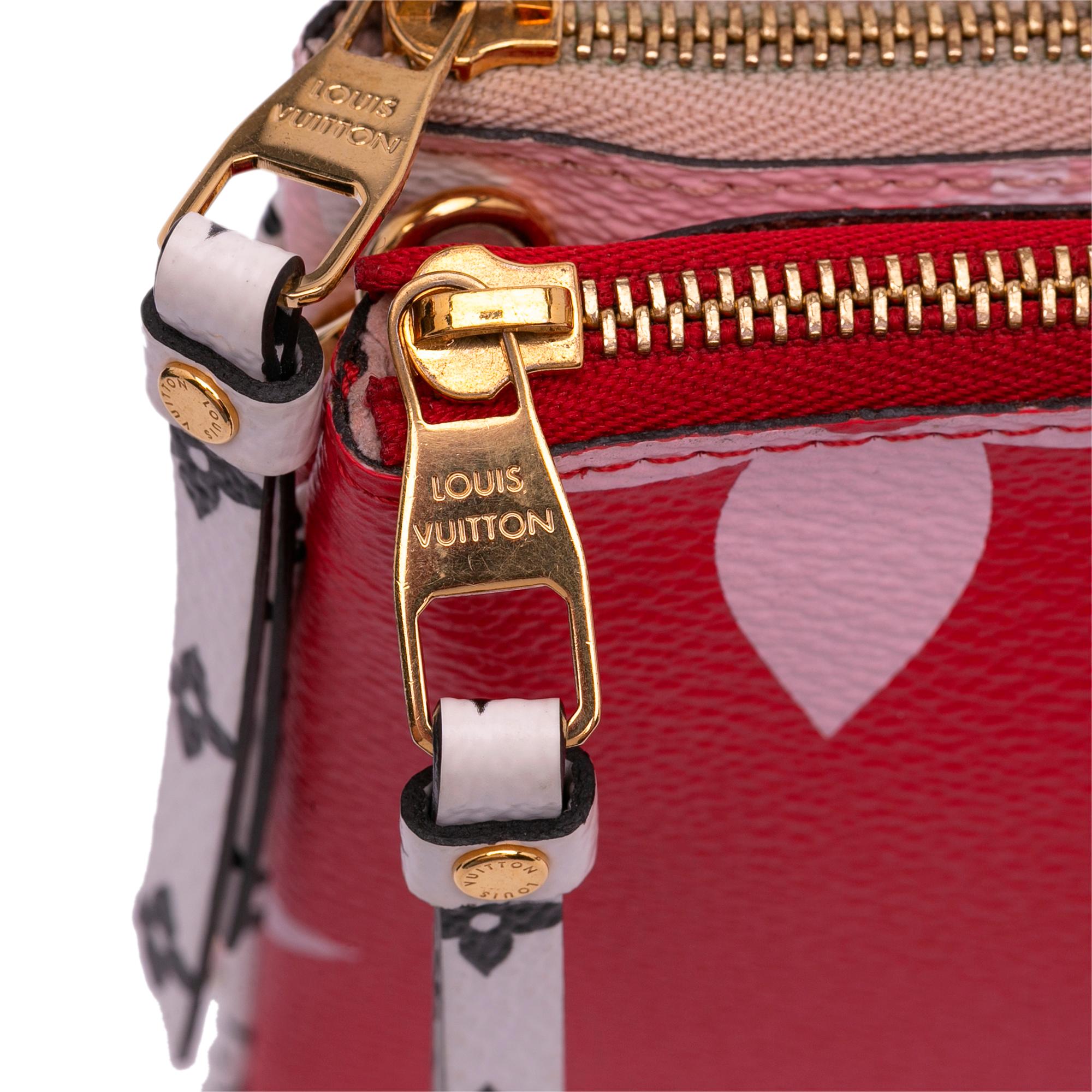 Louis Vuitton Monogram Giant Double Zip Pochette (SHG-19PTmJ)