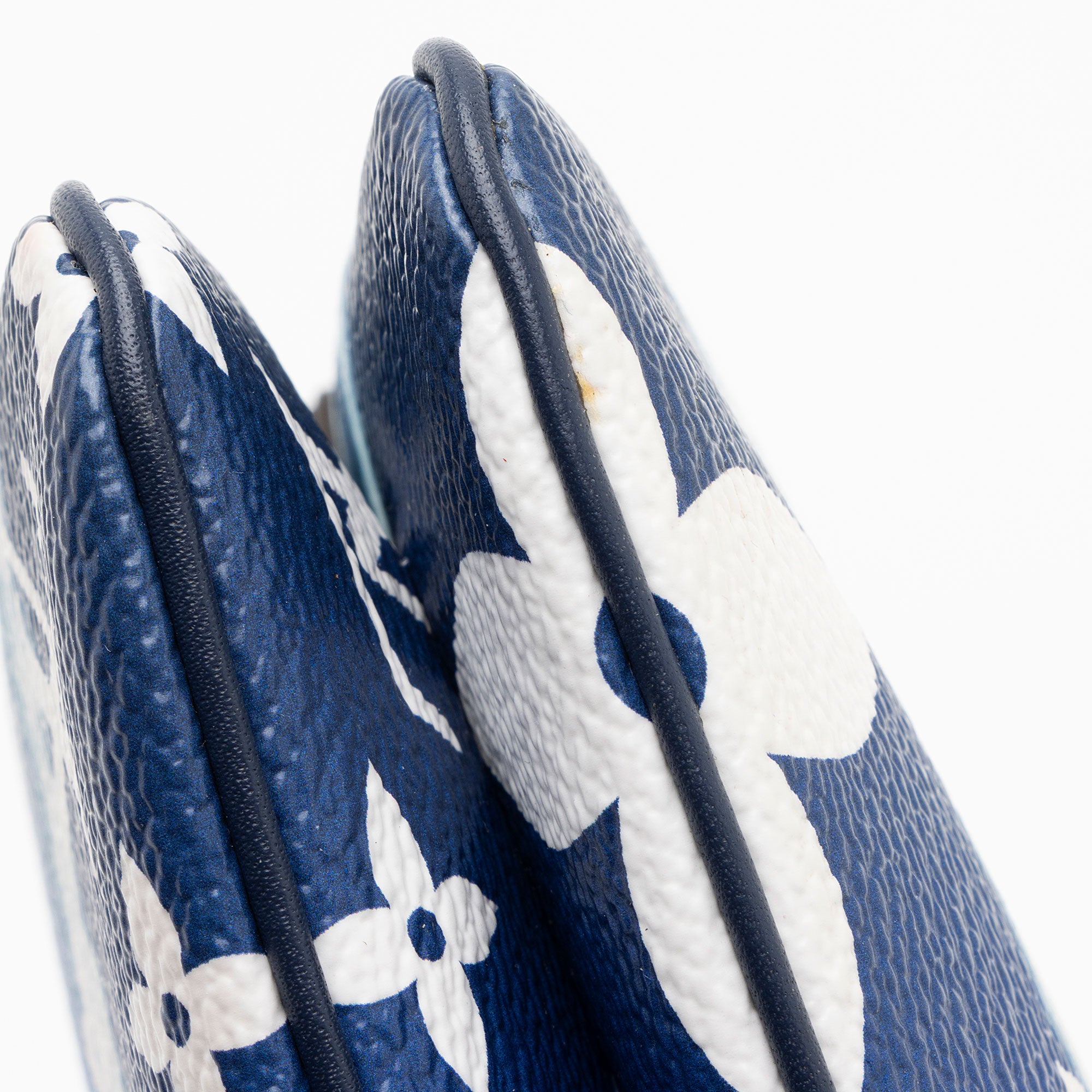 Louis Vuitton Monogram Giant Escale Double Zip Pochette (SHF-jCxDnn)