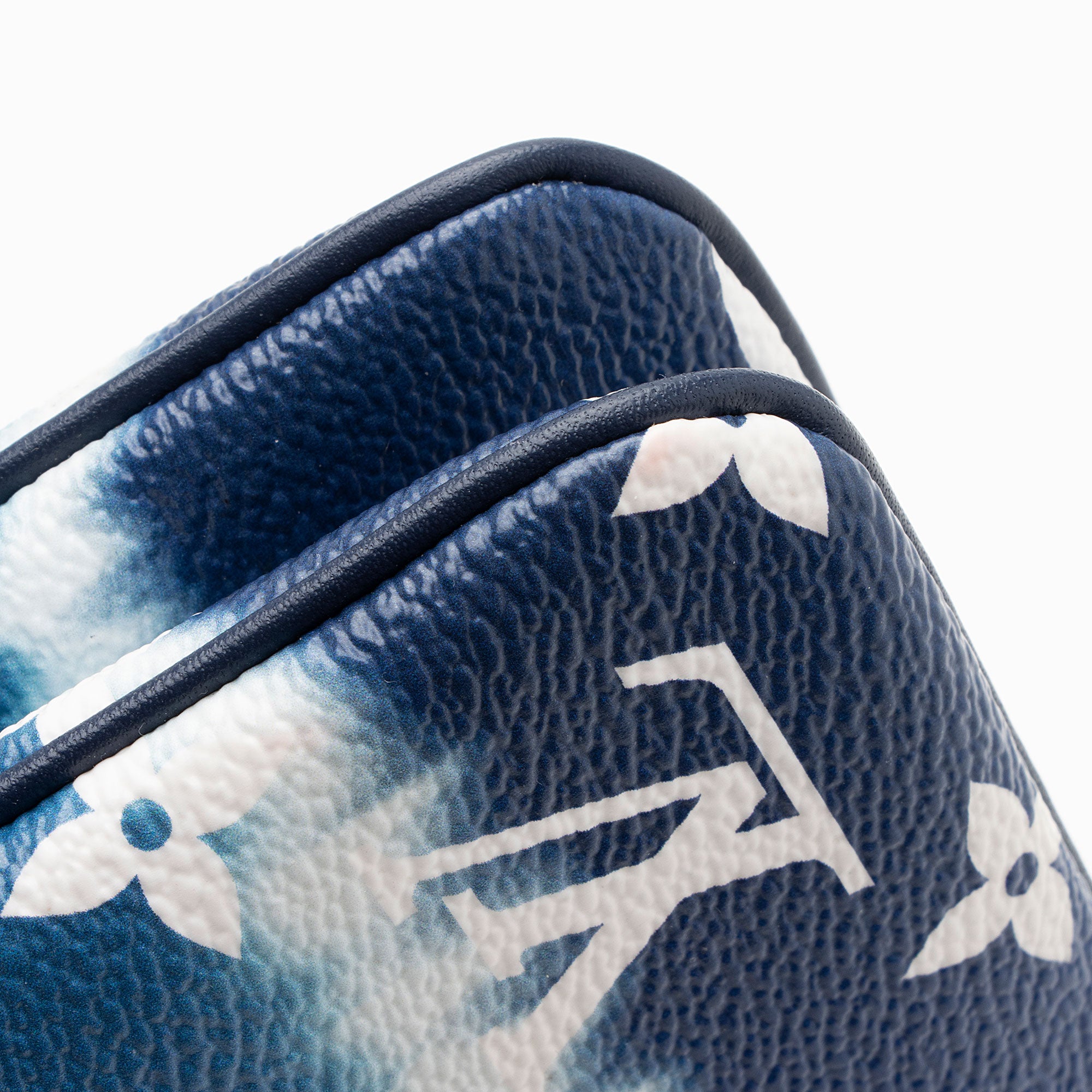 Louis Vuitton Monogram Giant Escale Double Zip Pochette (SHF-jCxDnn)