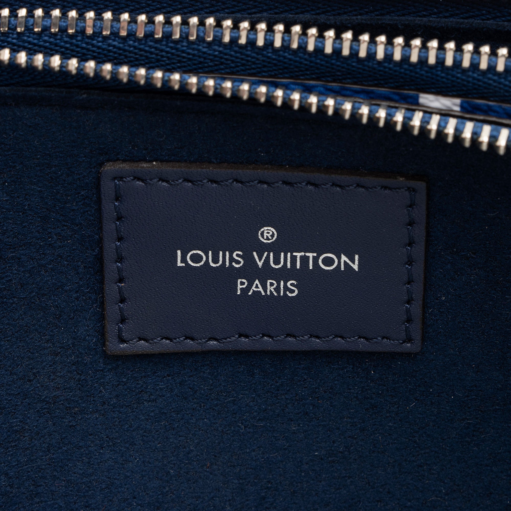 Louis Vuitton Monogram Giant Escale Double Zip Pochette (SHF-jCxDnn)