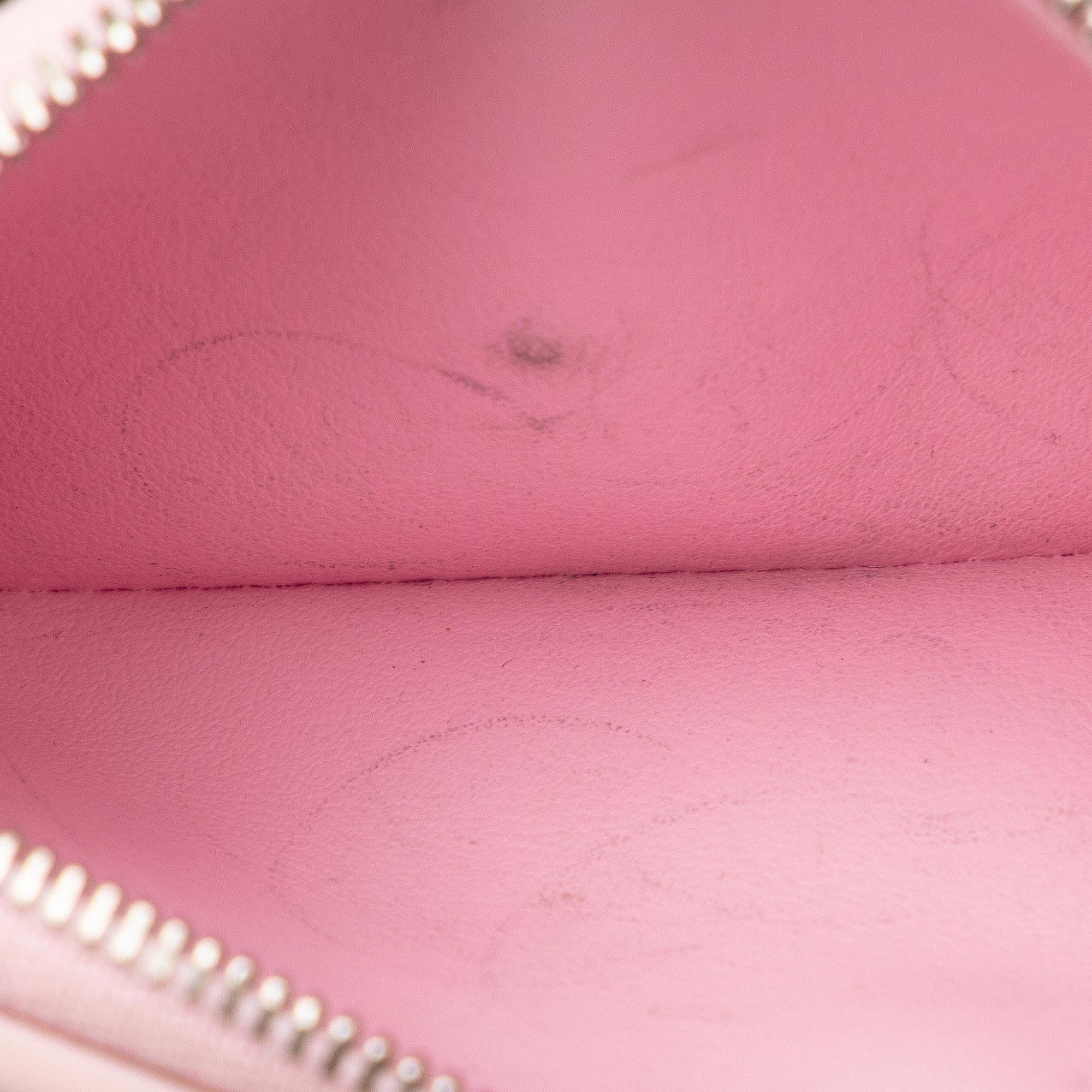 Louis Vuitton Monogram Giant Escale Victorine (SHG-KNvLmj)