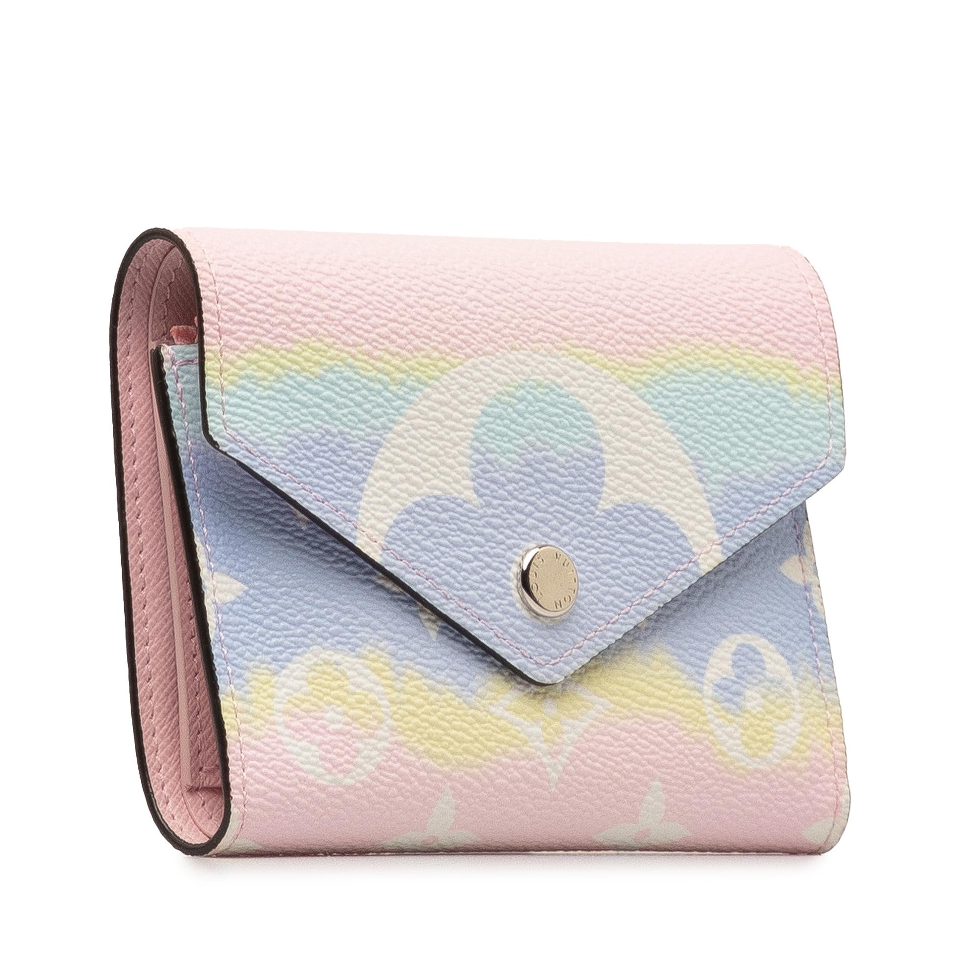 Louis Vuitton Monogram Giant Escale Victorine (SHG-KNvLmj)