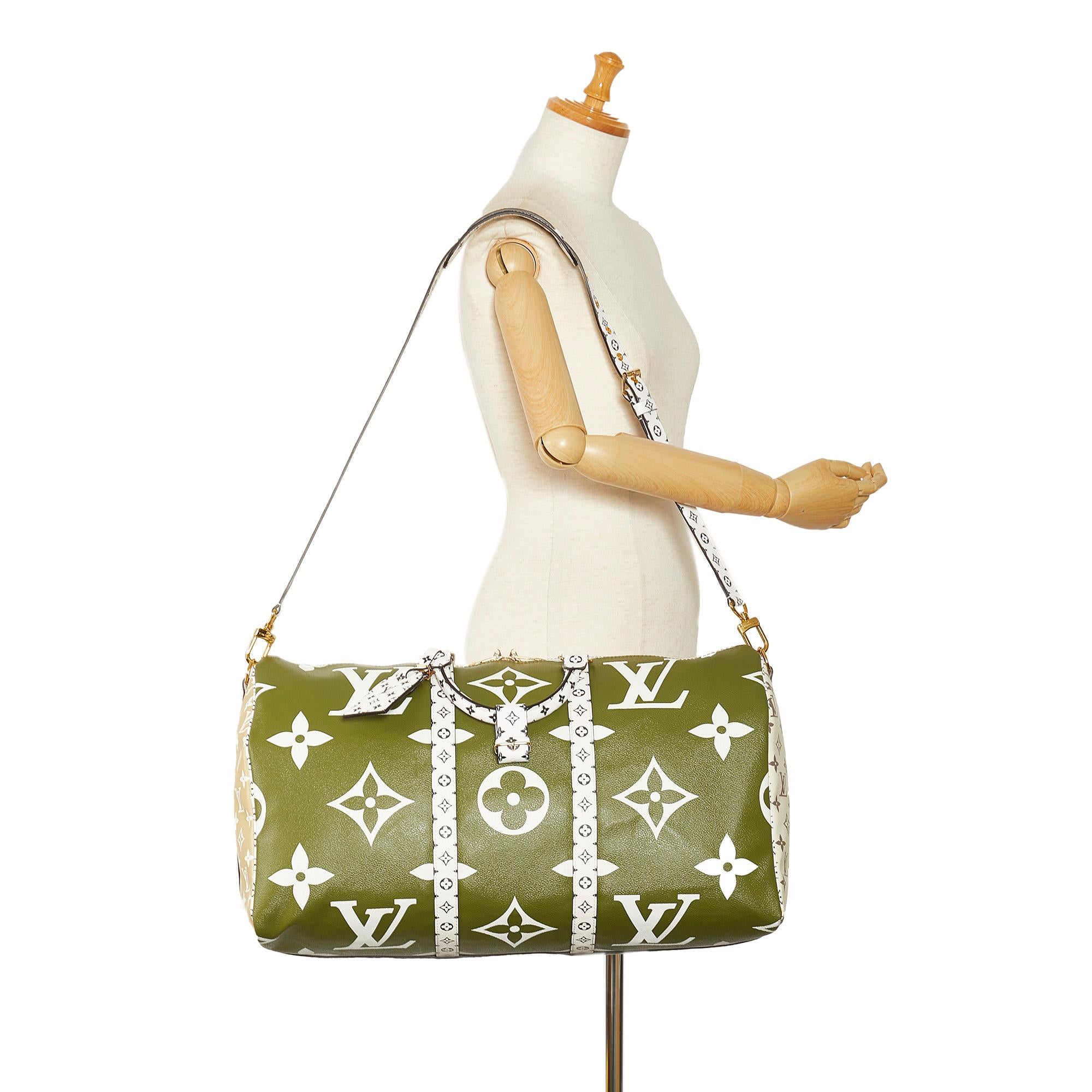 Louis Vuitton Monogram Giant Keepall Bandouliere 50 (SHG-3xOjzd)