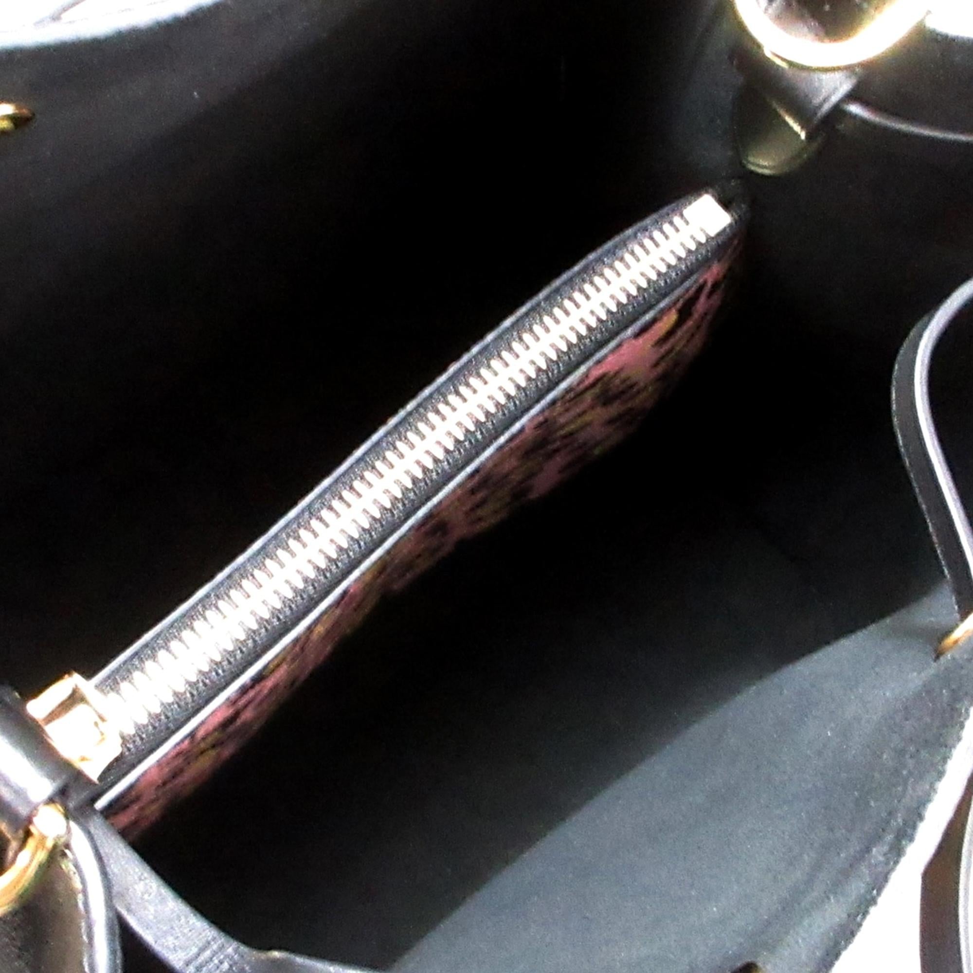 Louis Vuitton Monogram Giant Wild At Heart NeoNoe MM (SHG-J5QCj2)