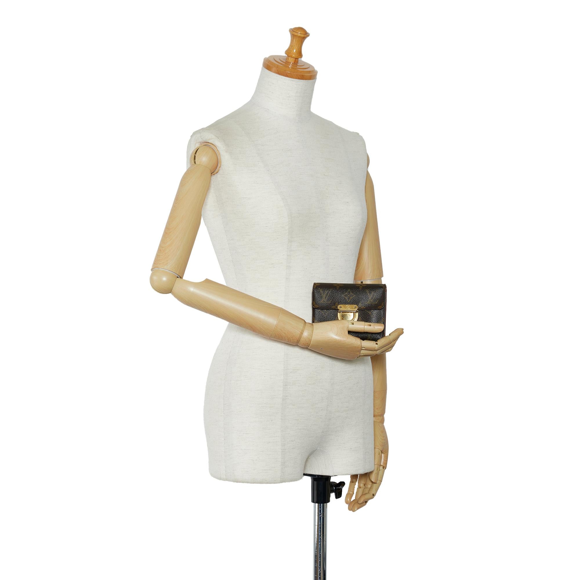 Louis Vuitton Monogram Koala Wallet (SHG-kcqh0l)