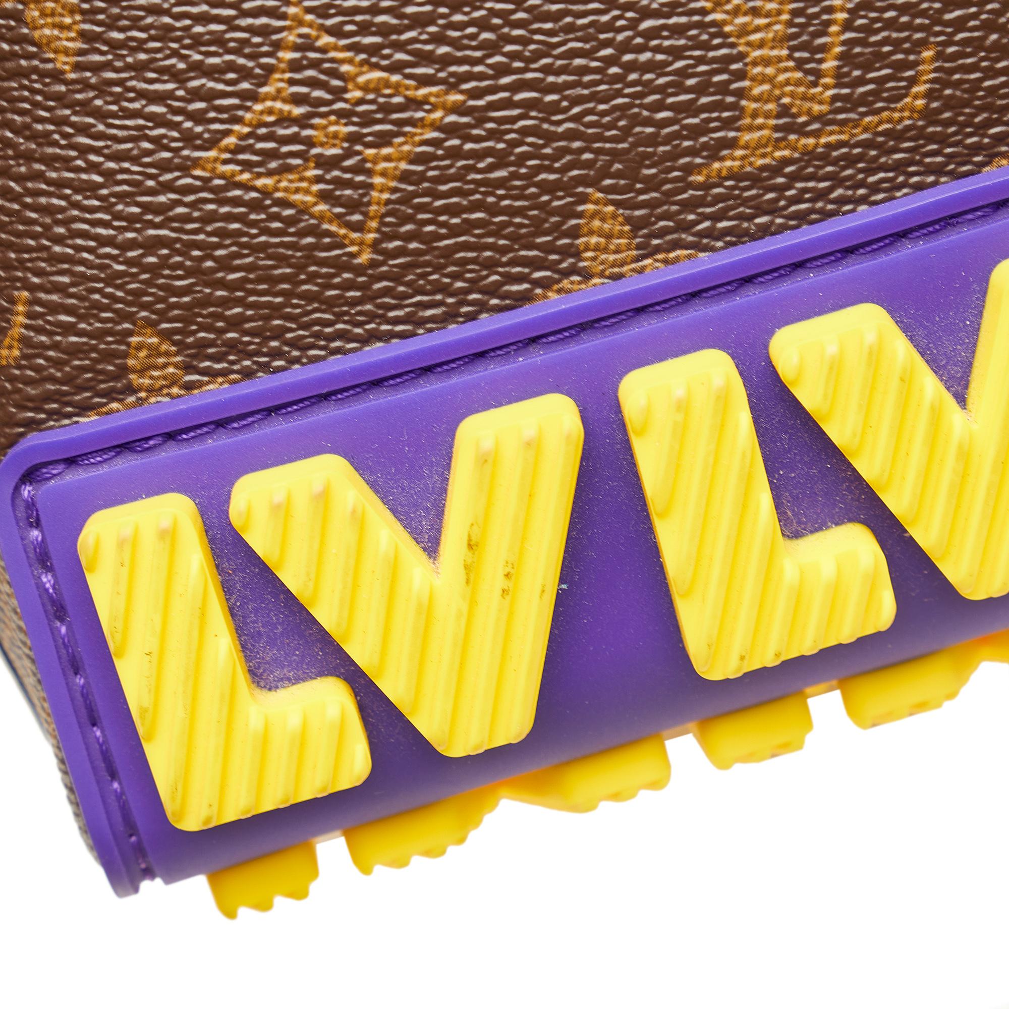 Louis Vuitton Monogram LV Rubber Cruiser (SHG-0BVDas)