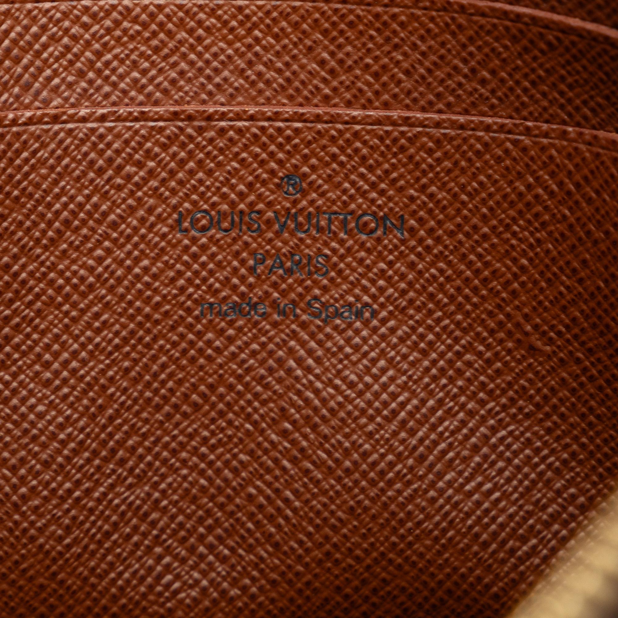 Louis Vuitton Monogram Legacy Chain Clutch (SHG-QOW4Cw)