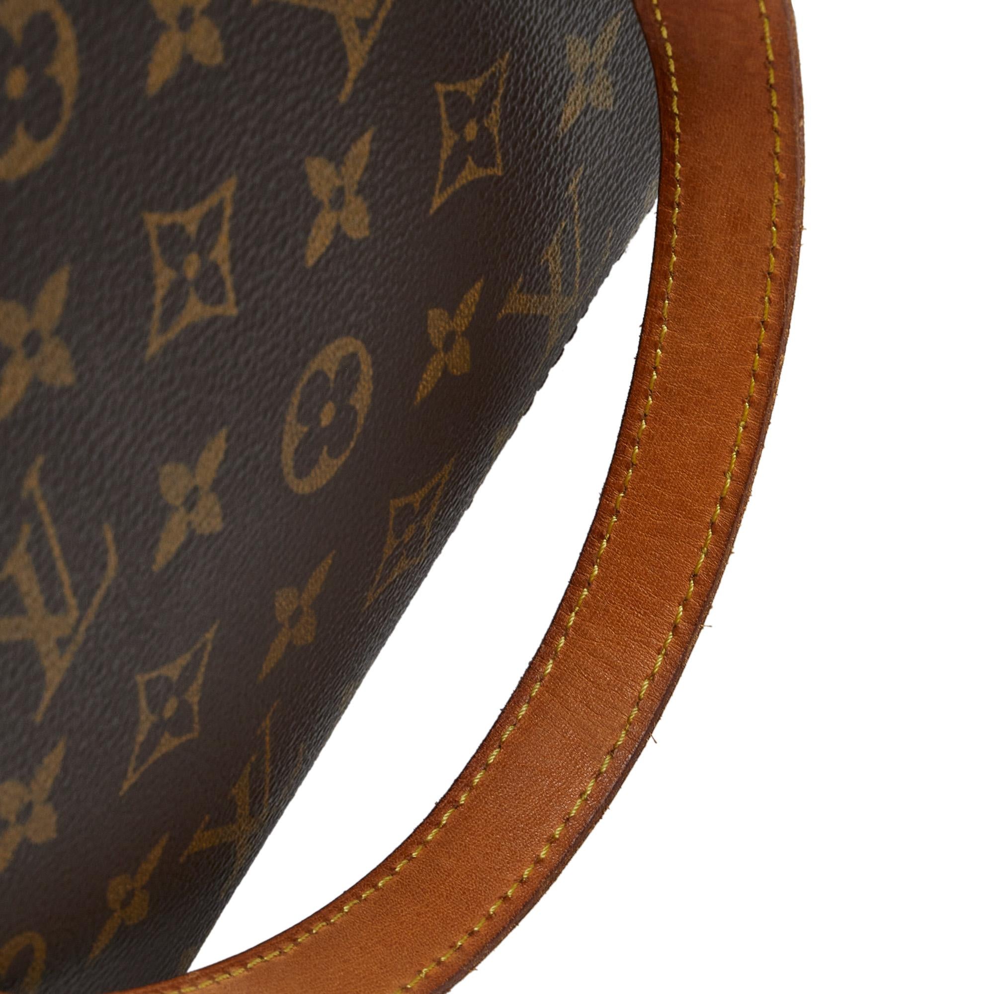 Louis Vuitton Monogram Luco (SHG-Hee5bx)