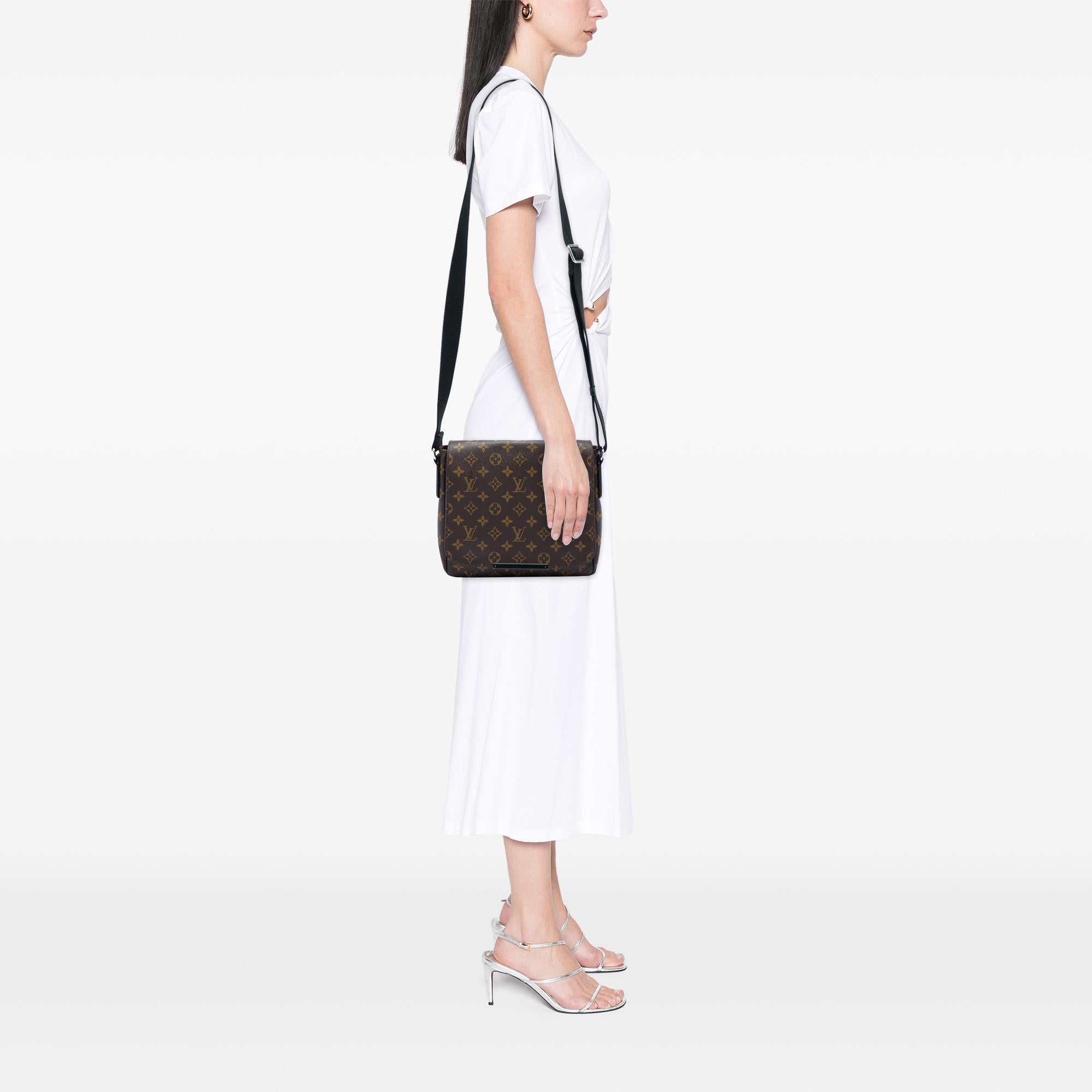 Louis Vuitton Monogram Macassar District PM