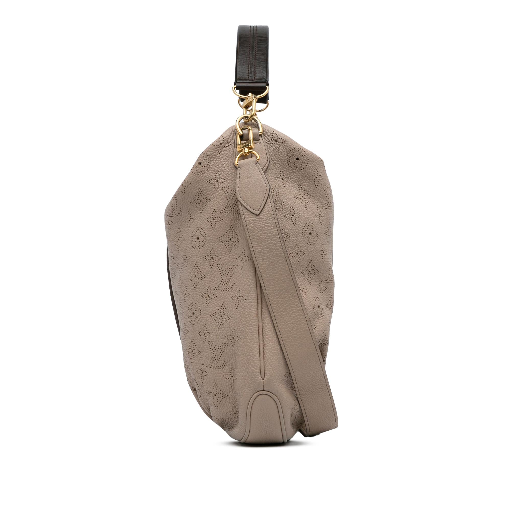 Louis Vuitton Monogram Mahina Selene MM (SHG-c7G6NL)