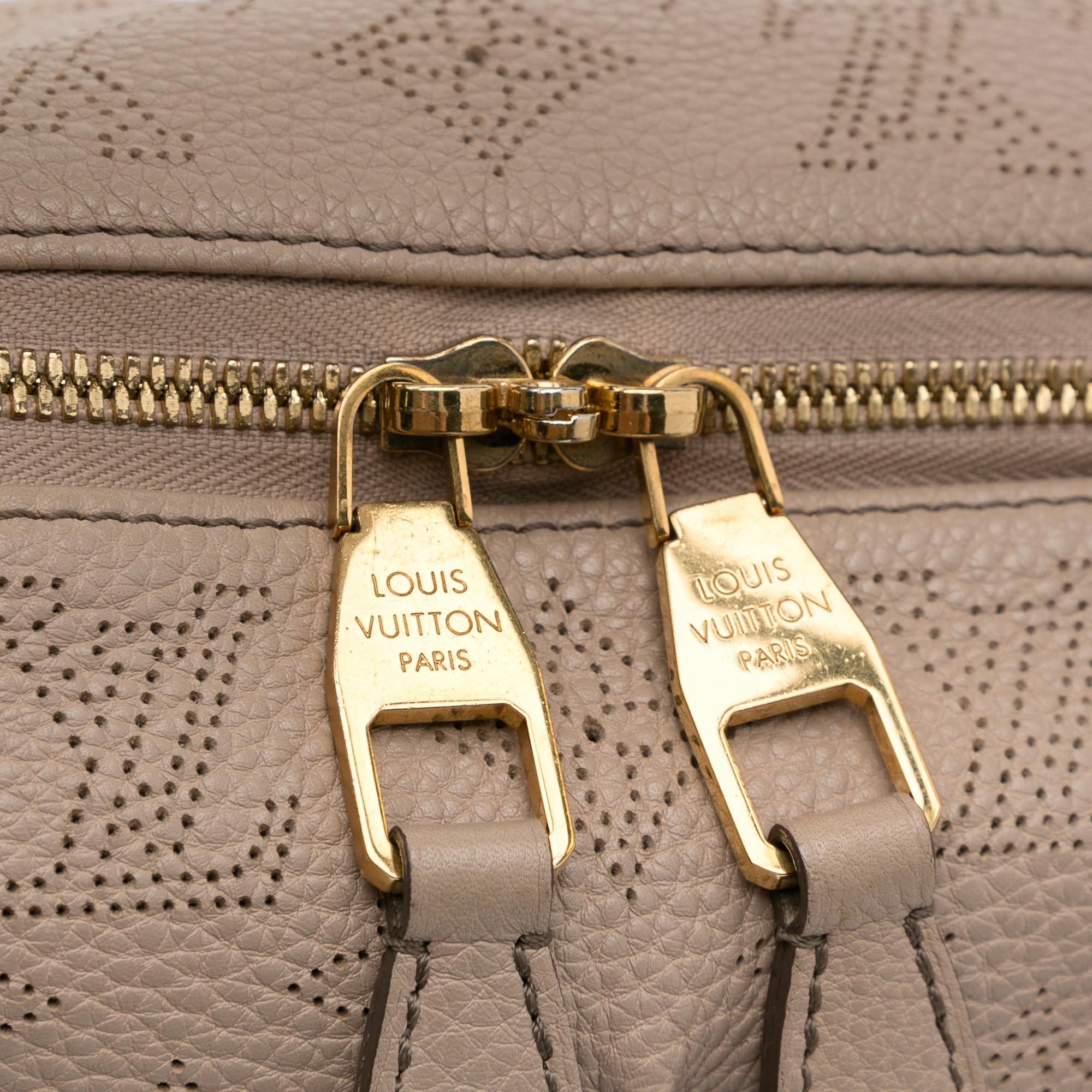 Louis Vuitton Monogram Mahina Selene MM (SHG-c7G6NL)