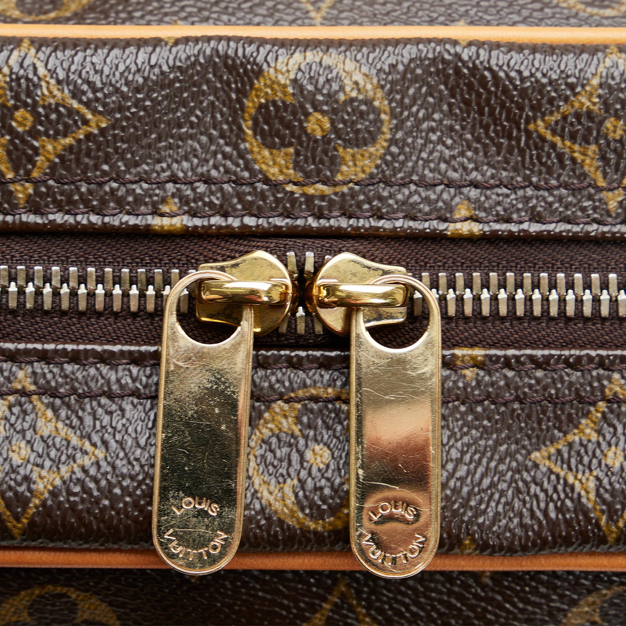 Louis Vuitton Monogram Manhattan GM (SHG-BZf3HU)