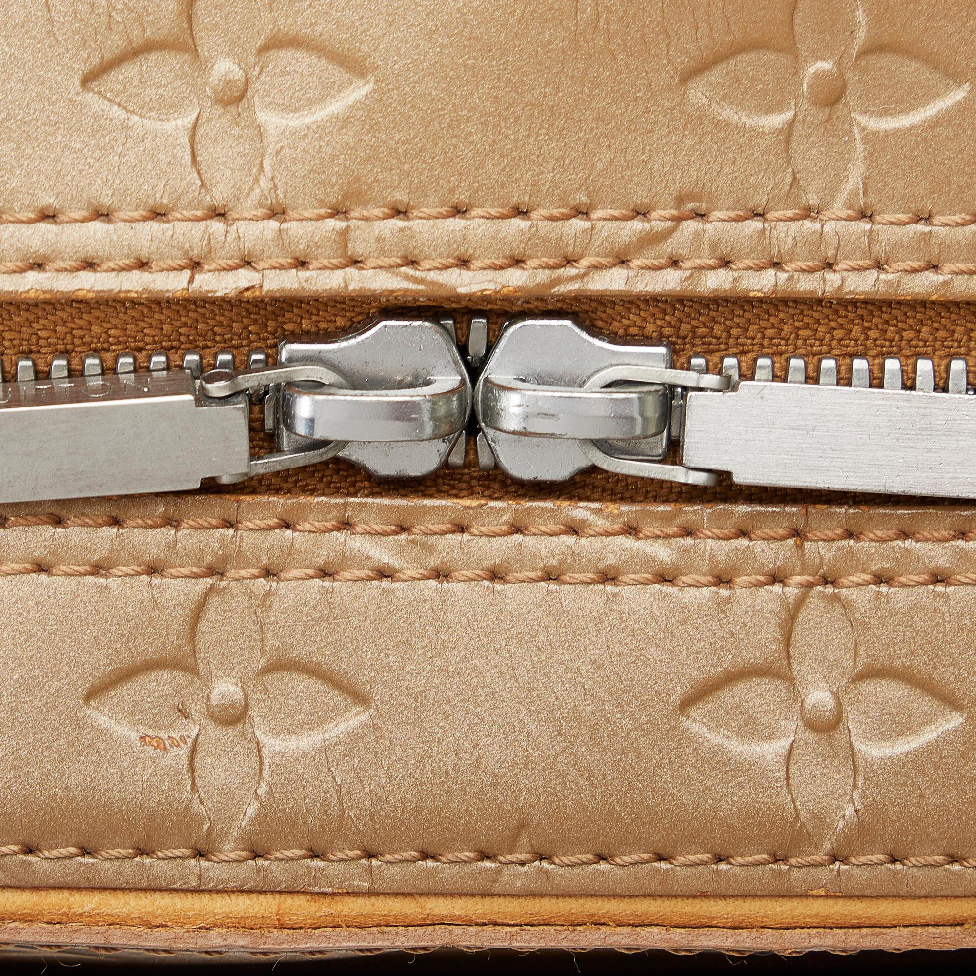 Louis Vuitton Monogram Mat Shelton (SHG-0jCId4)