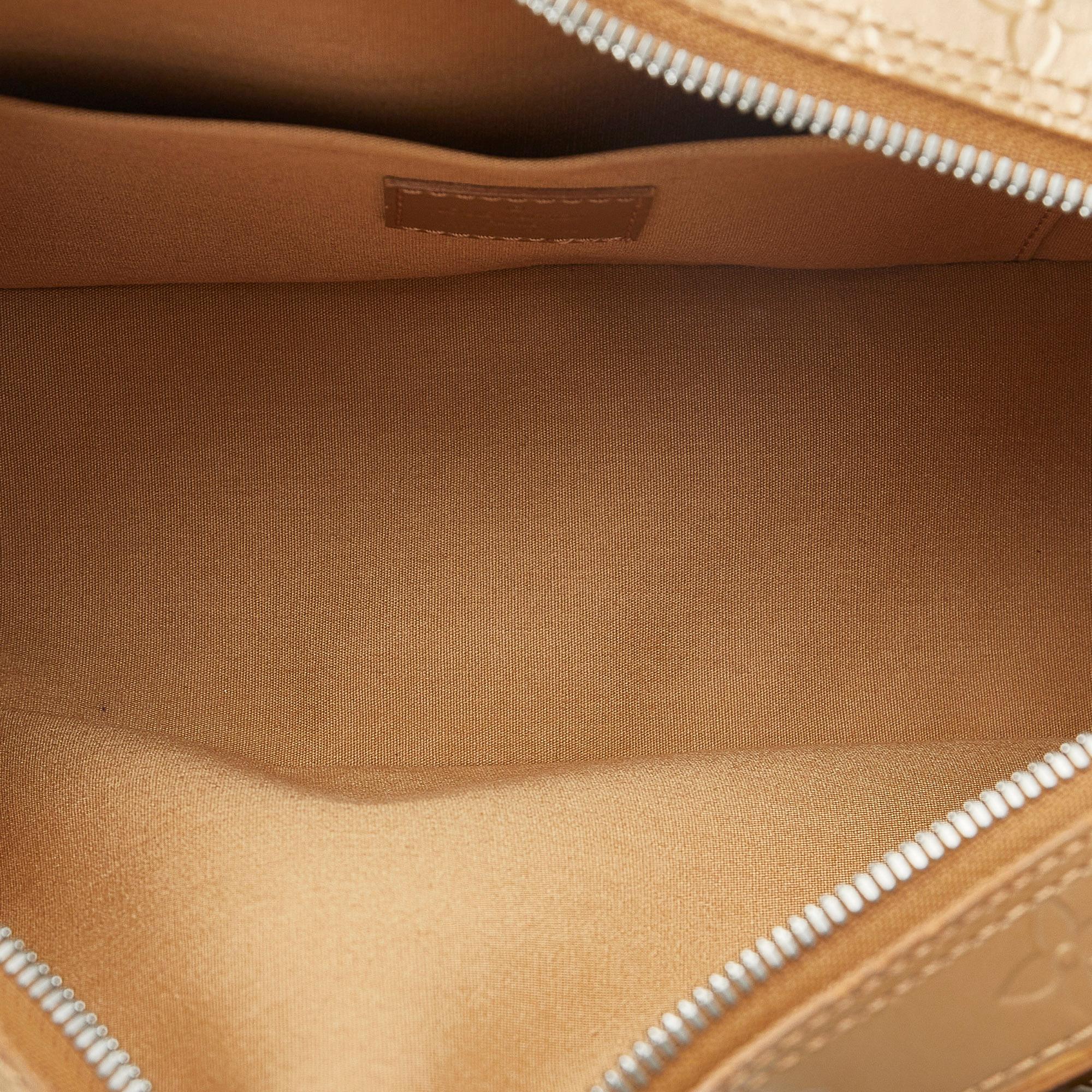 Louis Vuitton Monogram Mat Shelton (SHG-0jCId4)