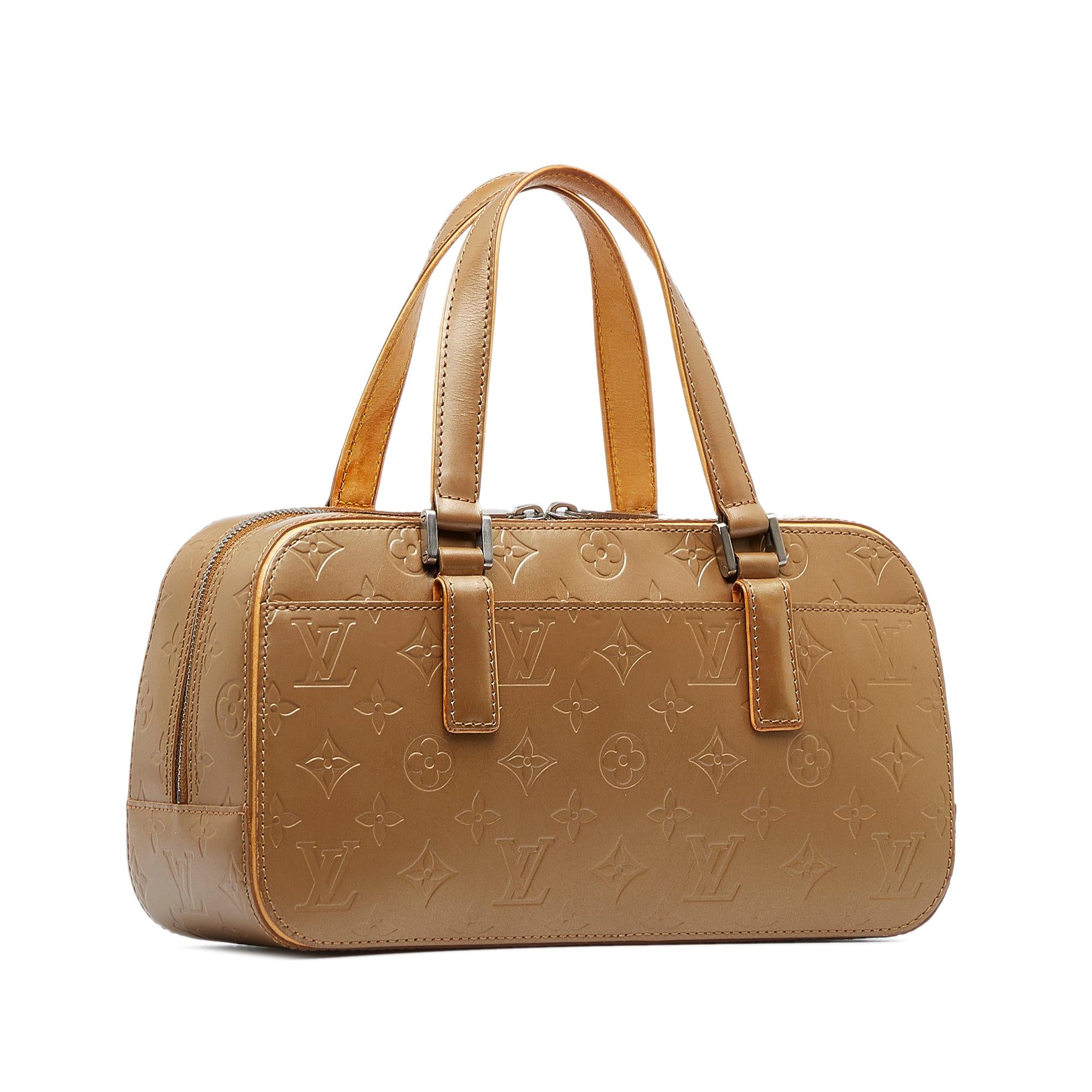 Louis Vuitton Monogram Mat Shelton (SHG-0jCId4)