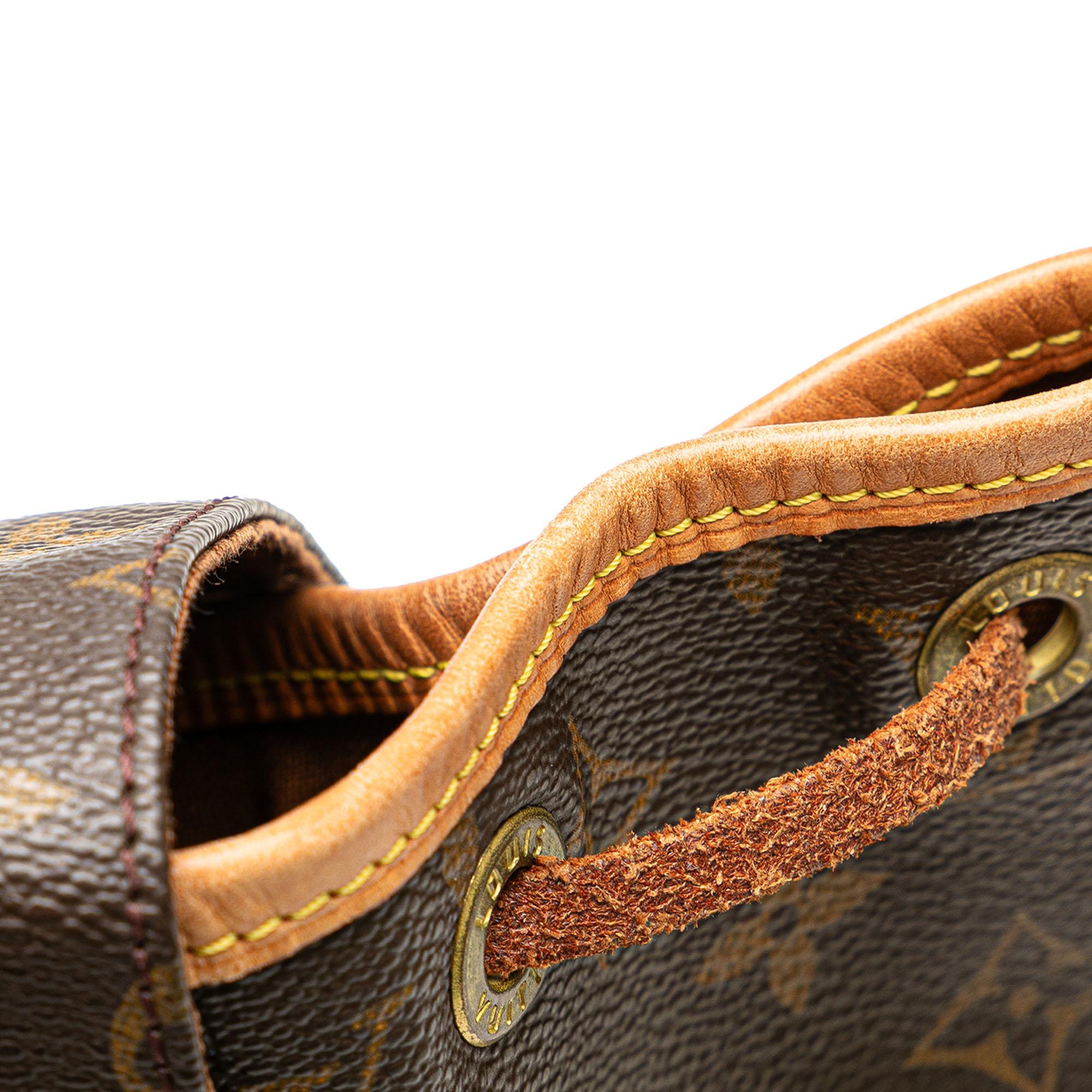 Louis Vuitton Monogram Montsouris MM (SHG-IZA1xk)