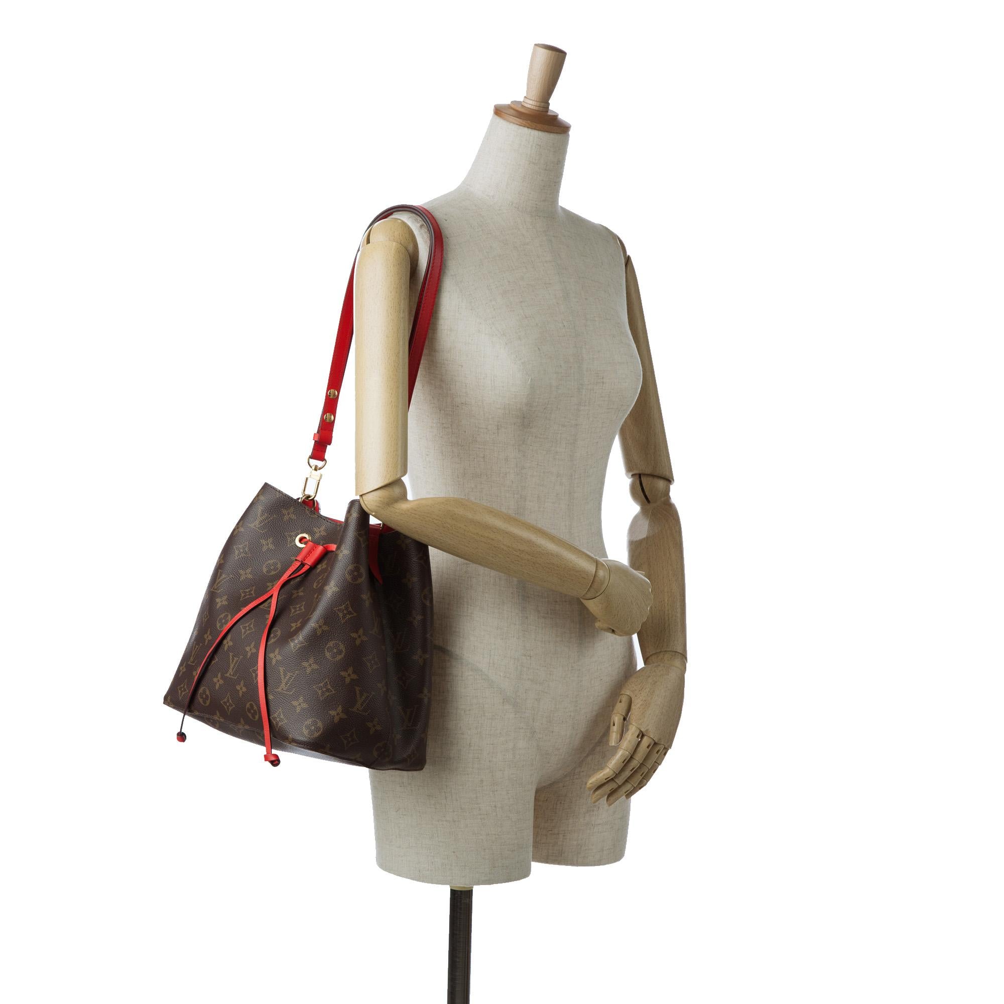 Louis Vuitton Monogram Neonoe MM (SHG-Ju6Xr2)