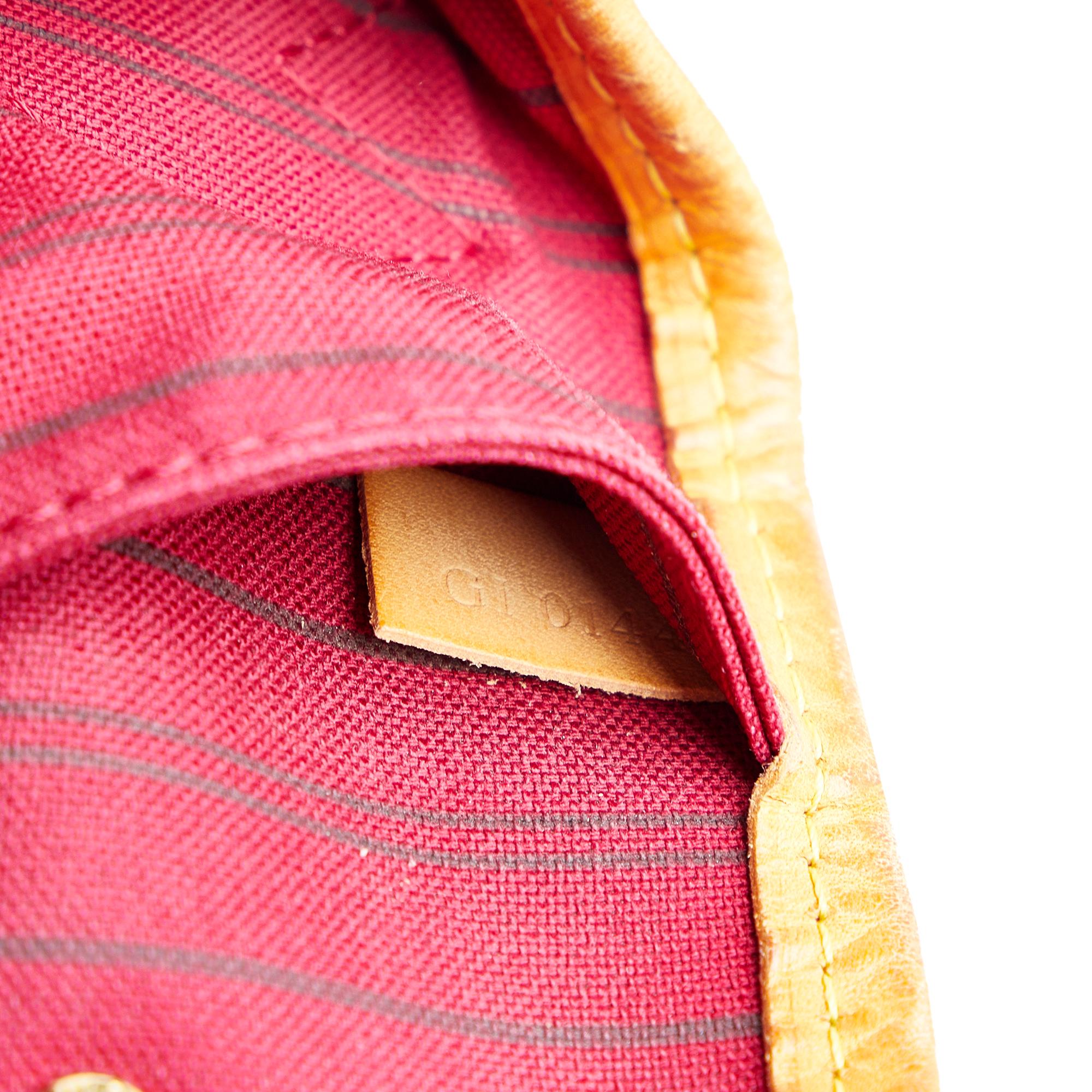 Louis Vuitton Monogram Neverfull MM (SHG-vhmfh9)