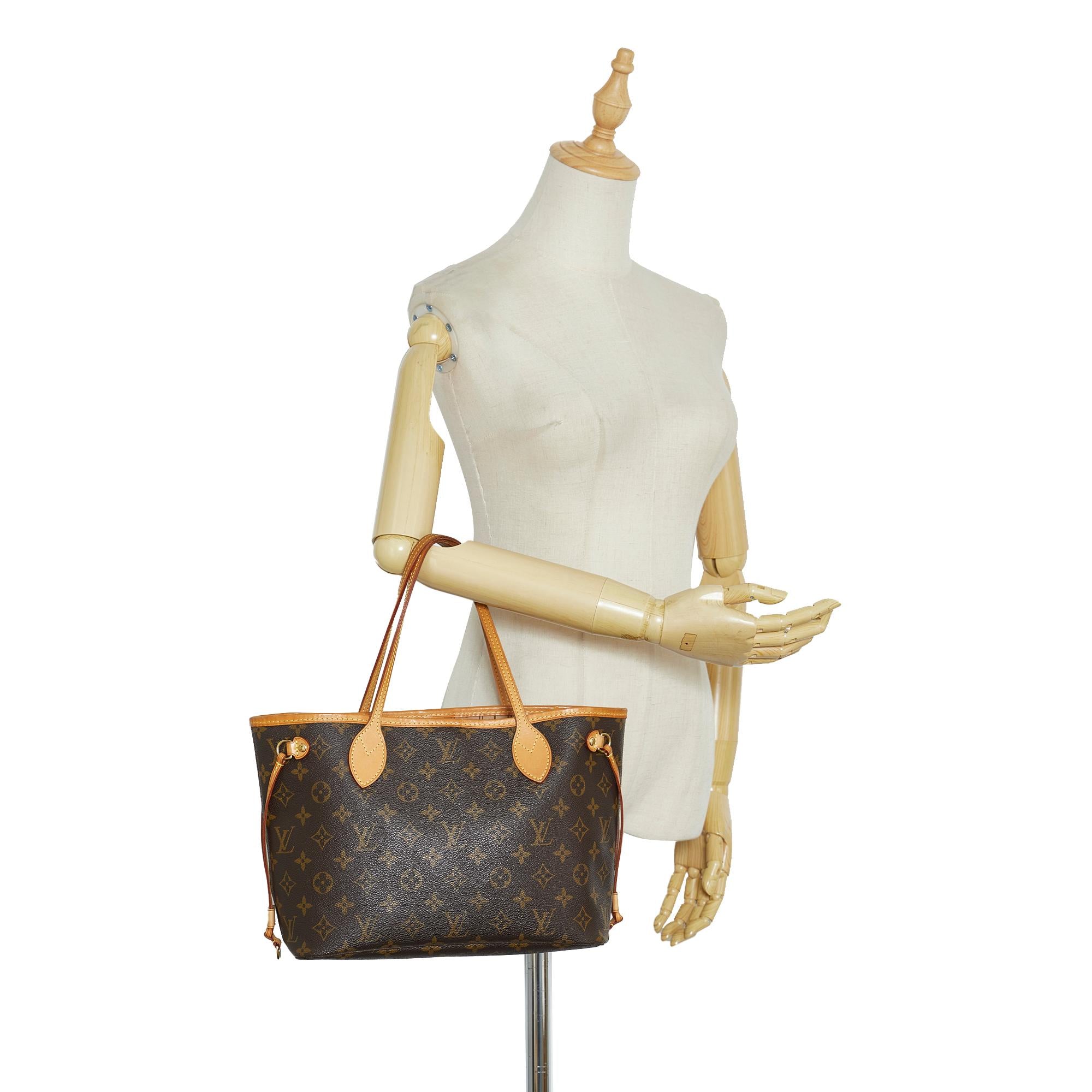 Louis Vuitton Monogram Neverfull PM (SHG-FnV3Ct)