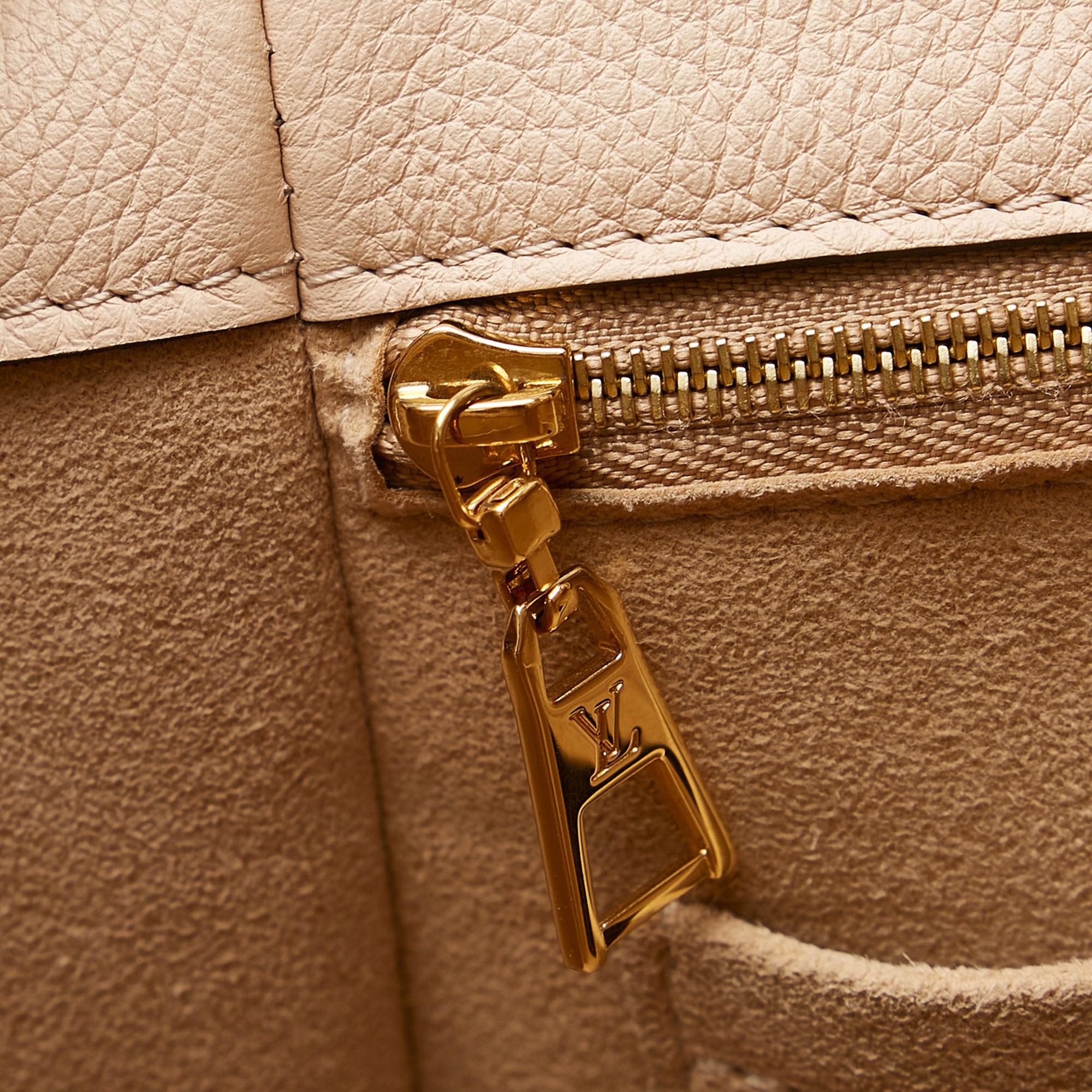 Louis Vuitton Monogram On My Side MM