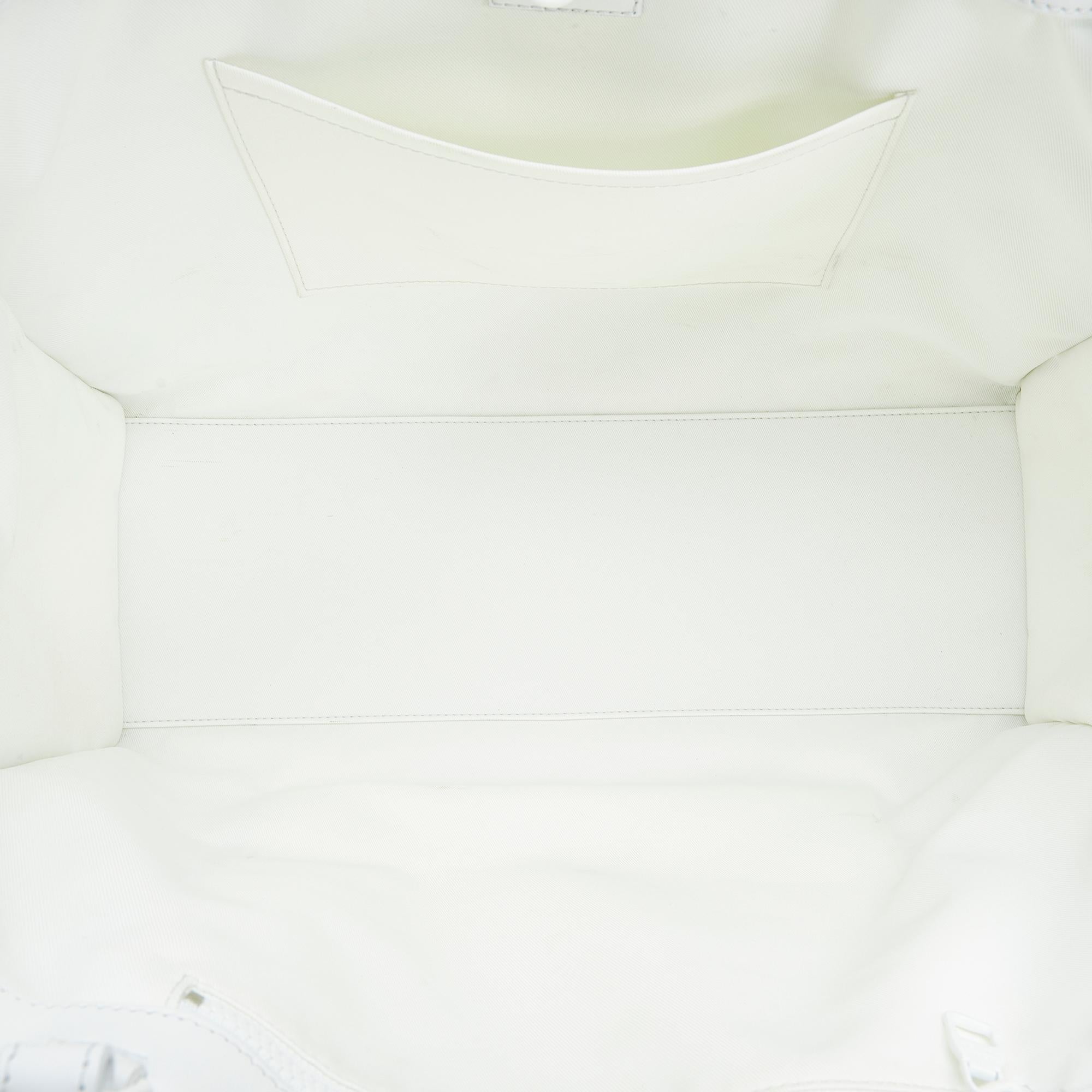 Louis Vuitton Monogram Ornaments Sac Plat 24H (SHG-dwDoVW)